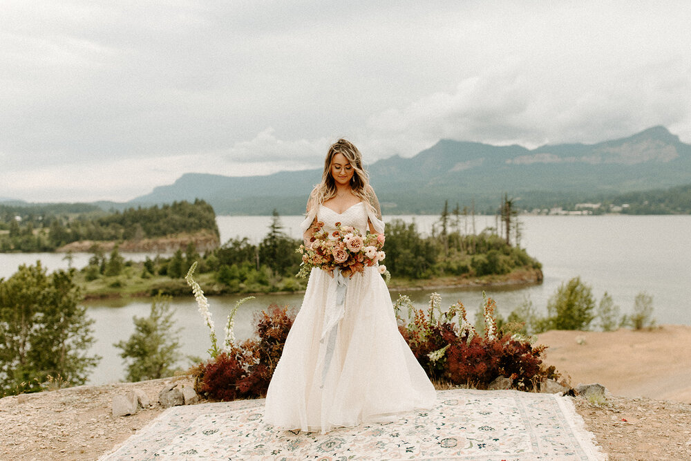 Columbia_Gorge_kamea_events_wedding_planner__Portland_Elopement_Tricia_and_Taylor_Dawn_Charles_Photographer-407.jpg