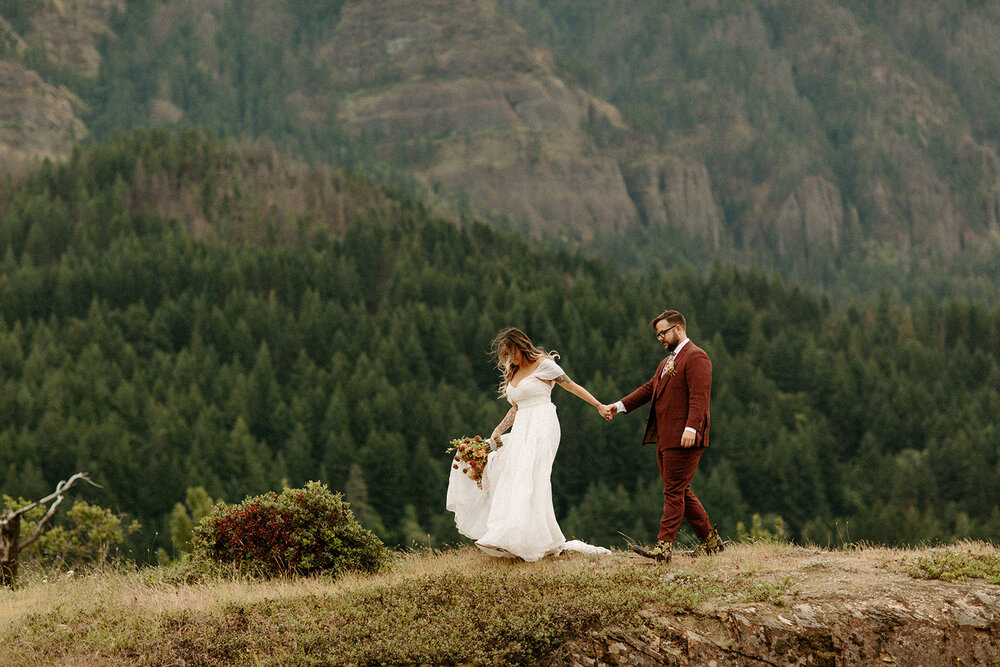 Columbia_Gorge_kamea_events_wedding_planner__Portland_Elopement_Tricia_and_Taylor_Dawn_Charles_Photographer-429.jpg