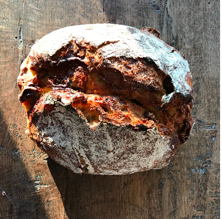 FIG & TOASTED WALNUT Sweet dried figs with those nice little crunchies, with with toasted walnuts... this is one of our customer favorites. Stock up on a little goat cheese and honey, toast it up and there you go. A blend of hard red spring wheat and rye.