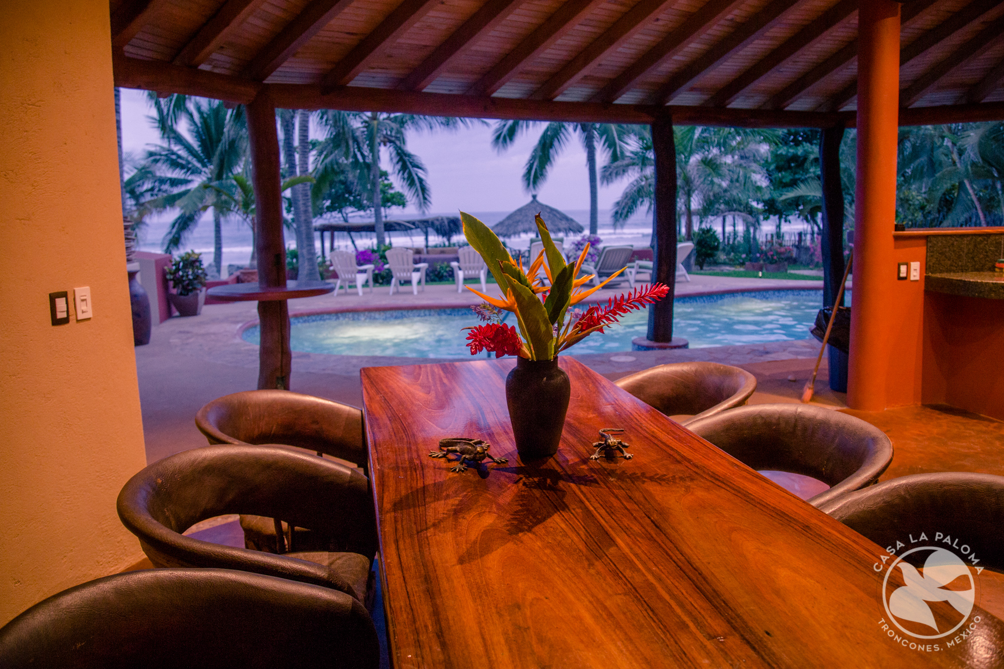 Poolside dining