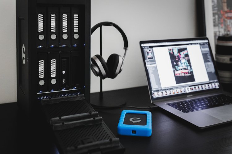 The G-SPEED Shuttle XL with ev Series Bay Adapters & G-DRIVE ev RaW SSDs