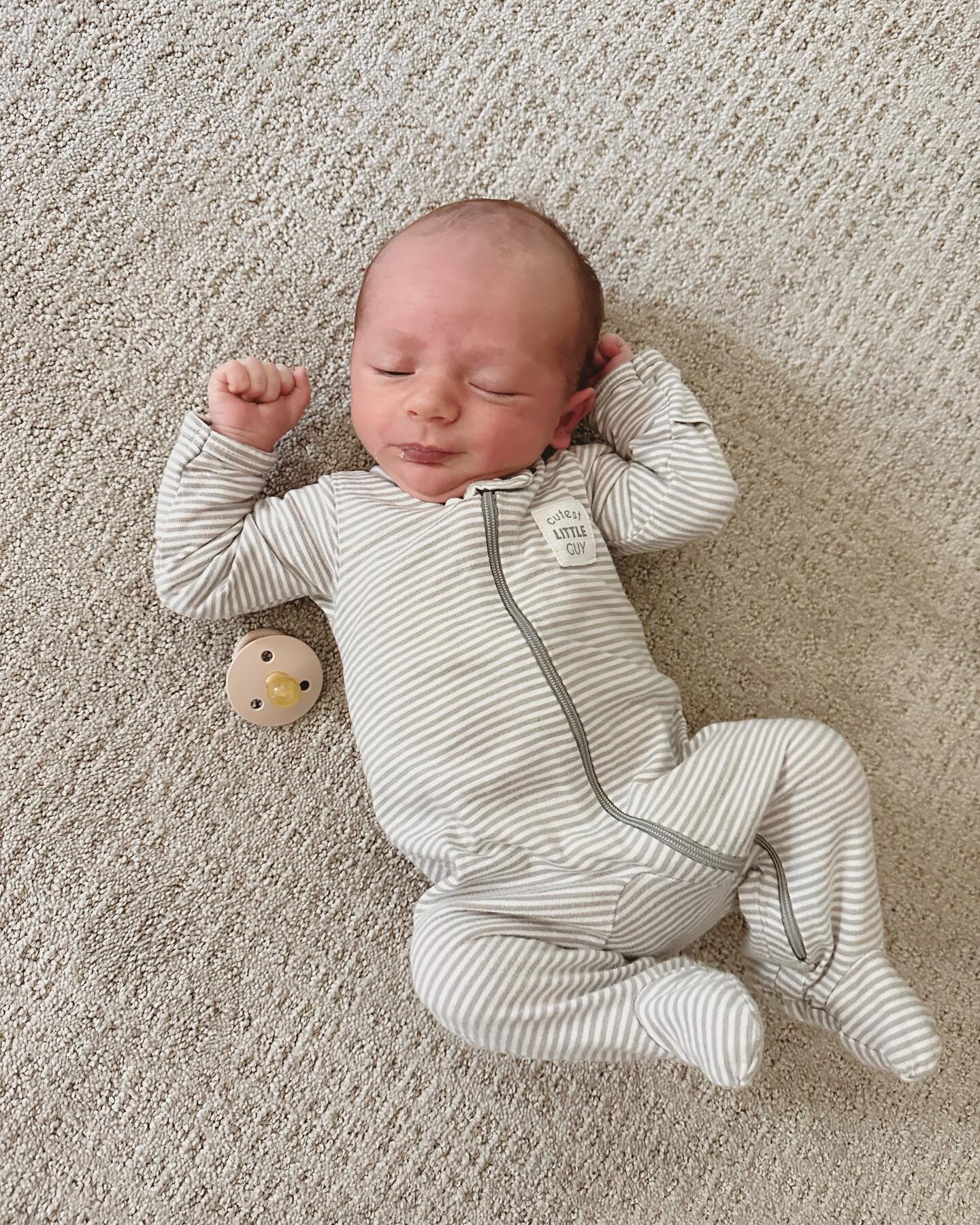 One month with you, my Easton!!! Thanks for being patient with us as we figure out zone defense, and your big brother and sister get used to 1 more! We love ya, buddy 💙