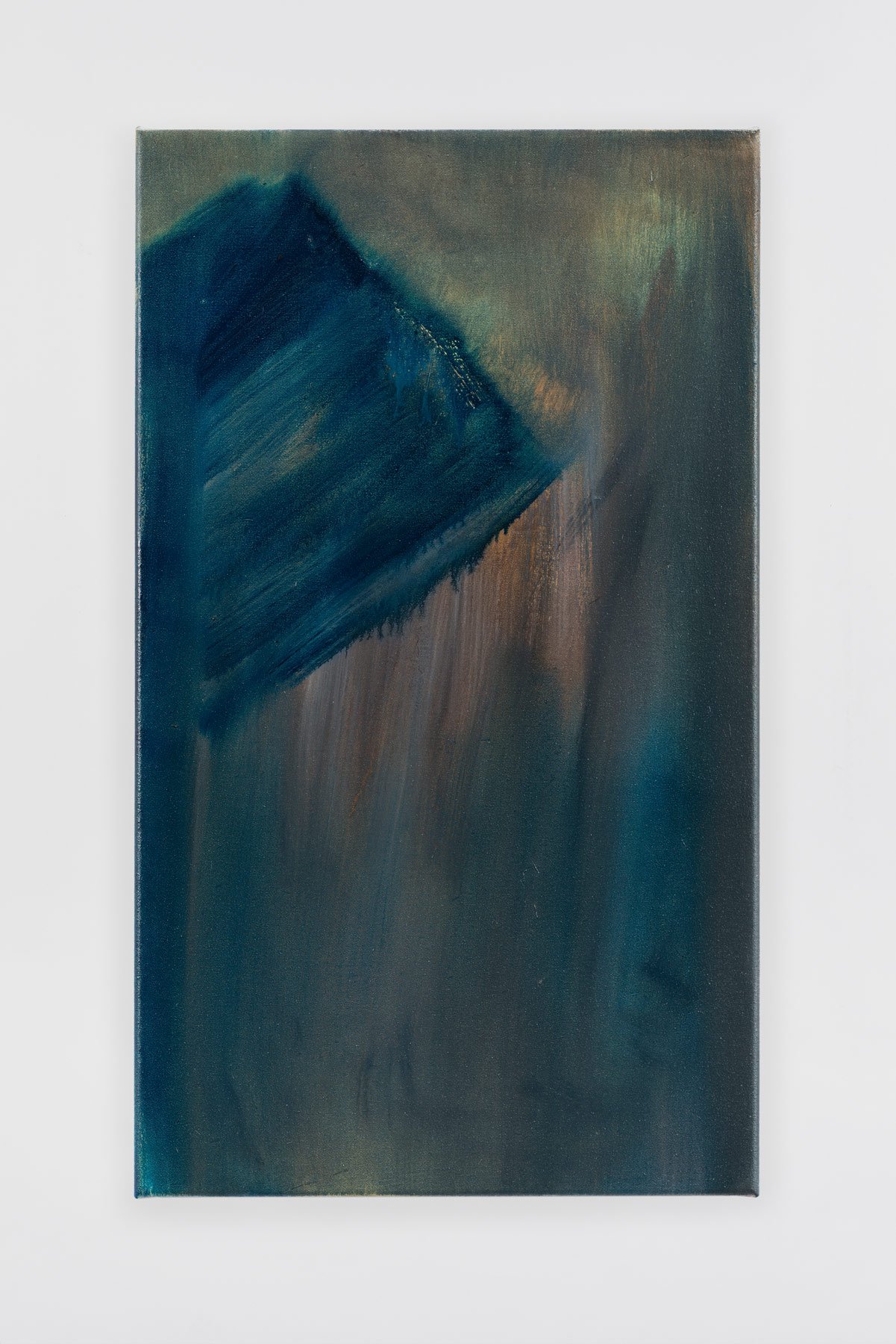 B04 - 0622, 2022 oil on canvas, 60 x 35 cm