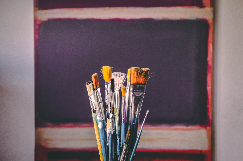 Brushes and Background 200k.jpg