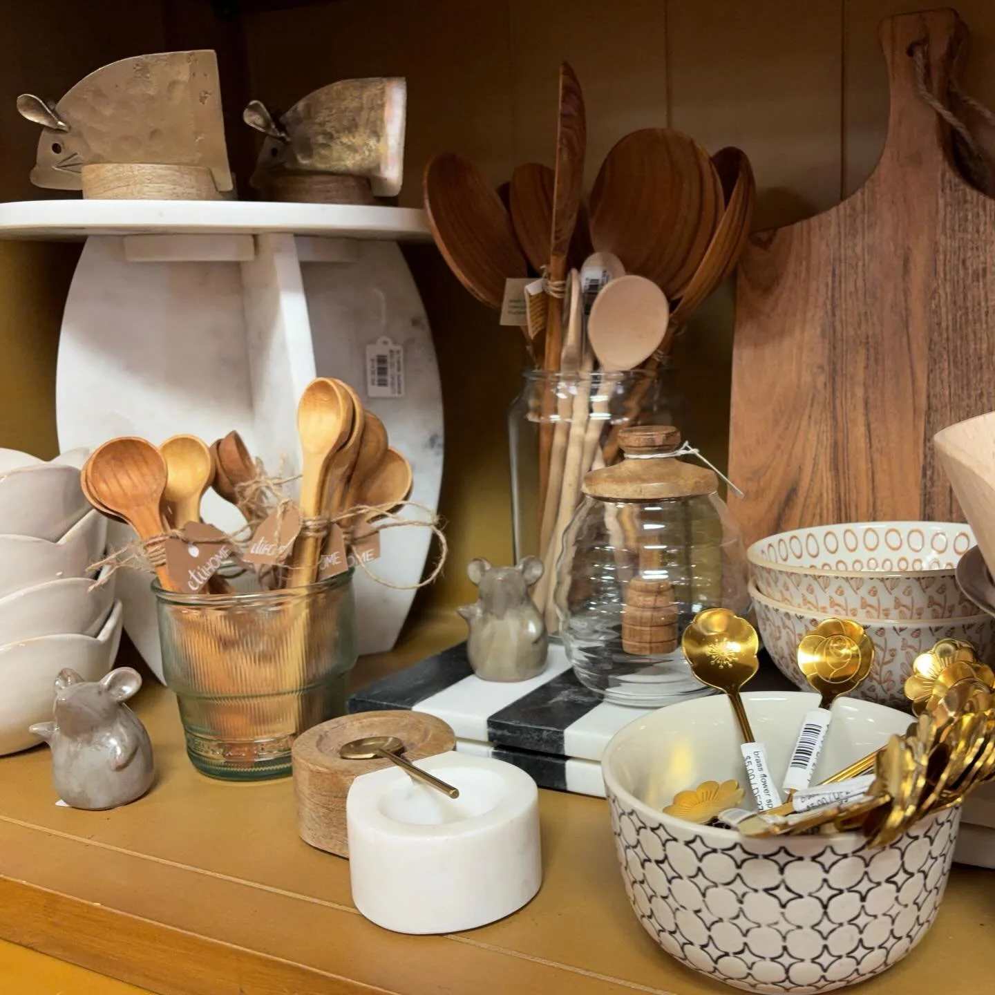 Wood, marble, brass and ceramic - easy ways to add some warmth and texture to your kitchen. We have a hutch full of pieces that easily mix and match to make a great gift!