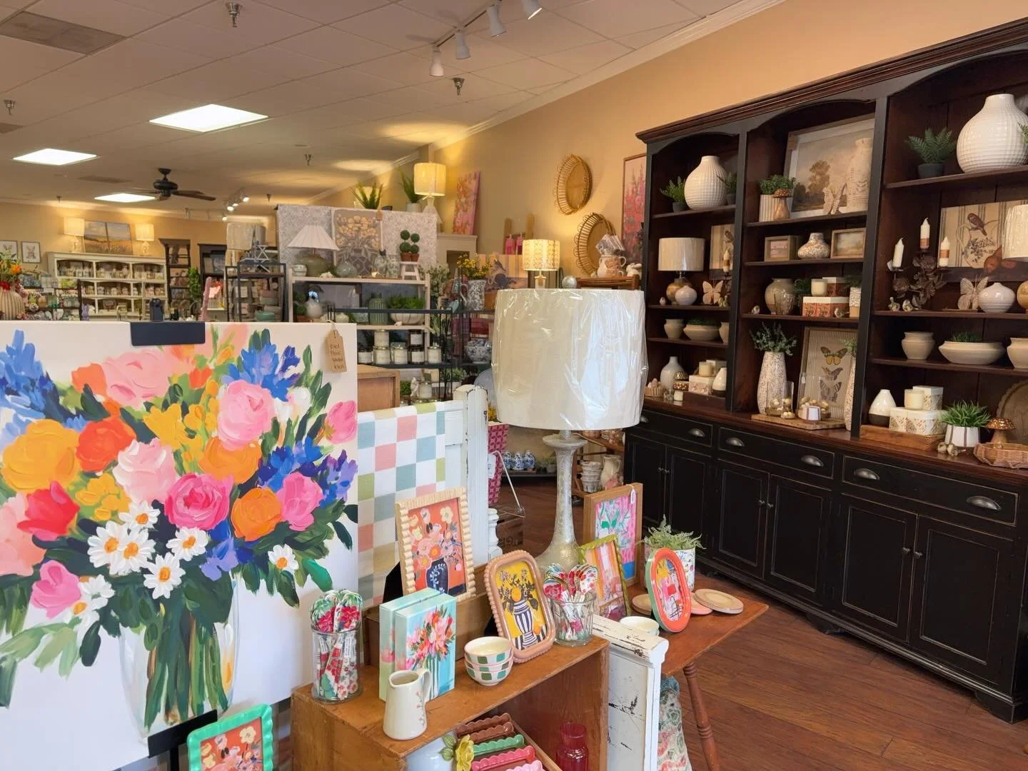 A new week is here and our shelves are stocked with new finds! Looking for a great baby, birthday or housewarming gift? Or maybe a little treat for yourself? We are here to help you find the perfect thing for any occasion!