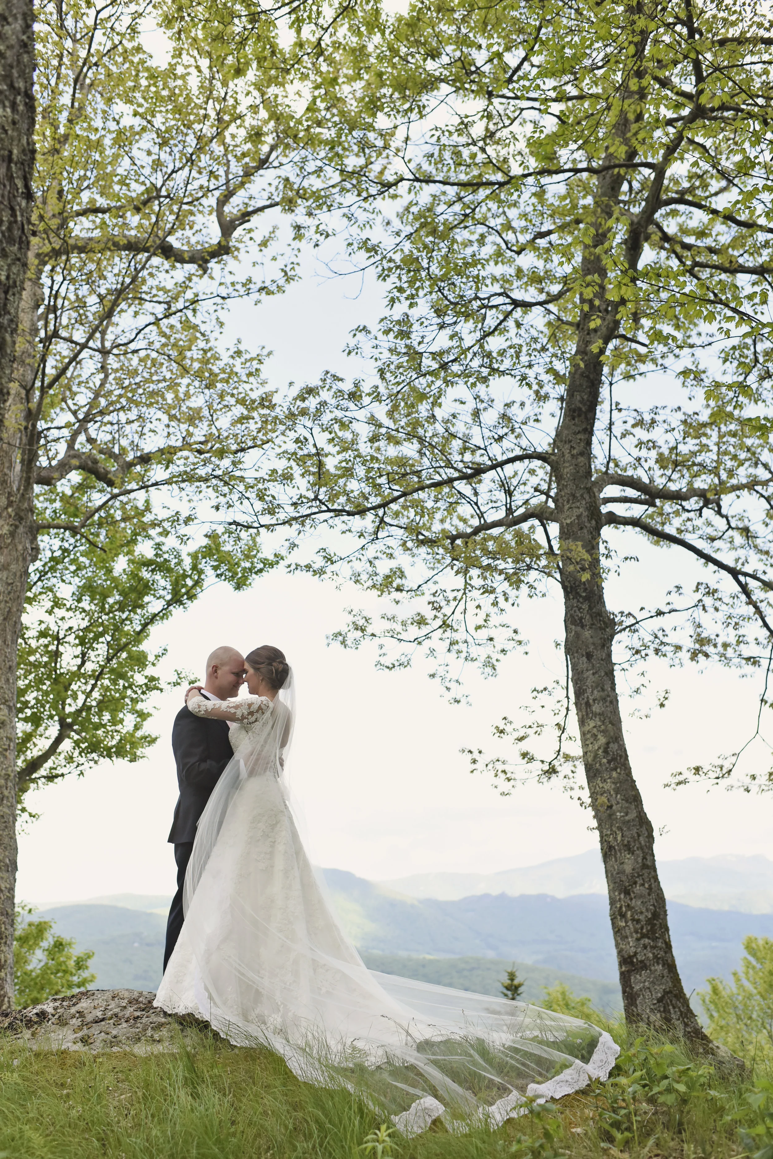 Skylar And Charlie S Wedding At Overlook Barn And Banner Elk
