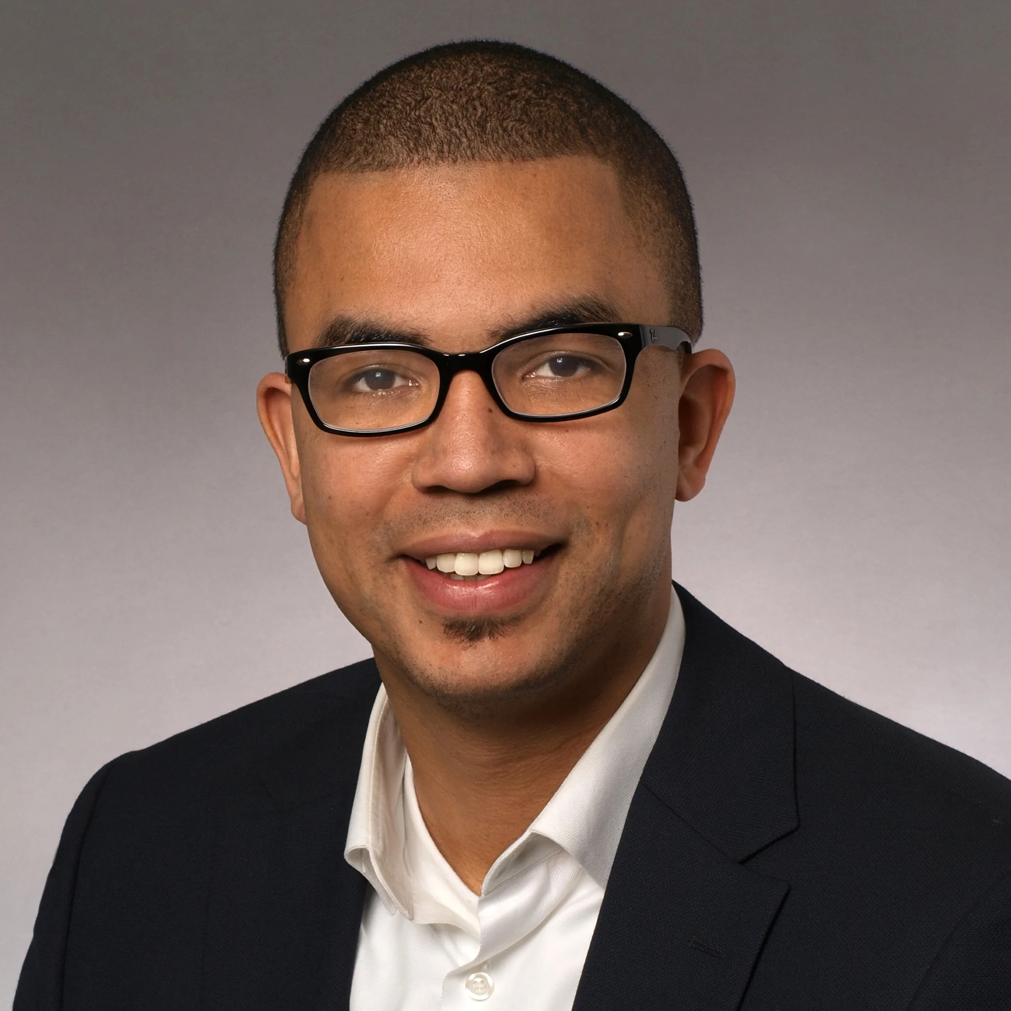 Vasco Bridges CO-FOUNDER & Chief Operating Officer VASCO HAS A PASSION FOR POSITIVELY IMPACTING HIS COMMUNITY THROUGH ENTREPRENEURSHIP. HIS ROLES HAVE INCLUDED CEO OF A FAMILY-OWNED COMPUTER SOFTWARE COMPANY, EXECUTIVE DIRECTOR FOR GOLDMAN SACHS 10,000 SMALL BUSINESSES, AND STRATEGY & OPERATIONS CONSULTANT AT DELOITTE. HIS BUSINESS ACUMEN AND EXPERIENCE CROSSES MULTIPLE SECTORS INCLUDING FINANCIAL SERVICES, INDUSTRIAL MANUFACTURING, NON-PROFIT, AND GOVERNMENT. VASCO HAS AN MBA FROM UNIVERSITY OF MICHIGAN, AS WELL AS A MA FROM NYU.