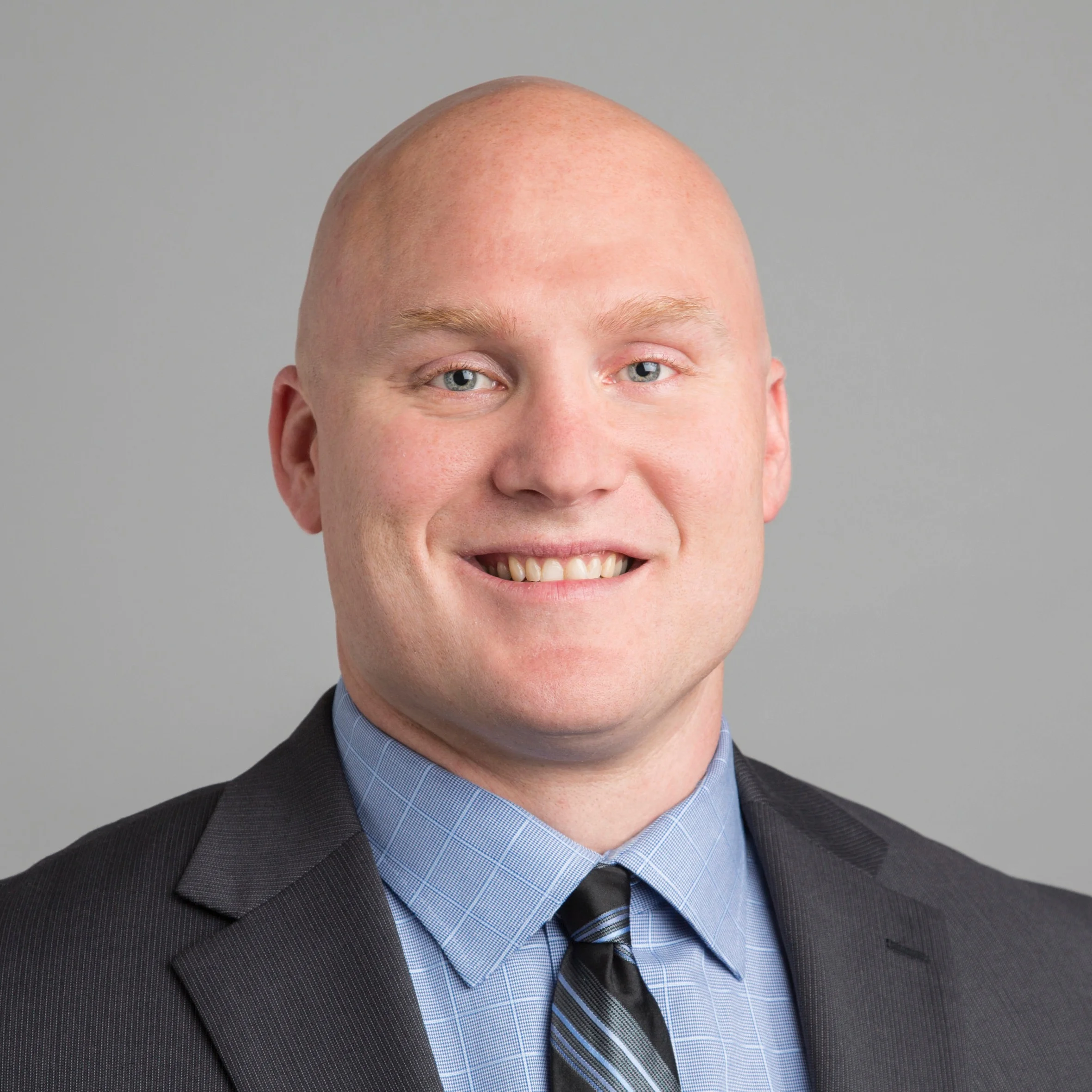 Isaiah Kacyvenski Athletics Advisor Isaiah’s diverse background includes earning two degrees from Harvard (Bachelors and MBA), playing in the National Football League for 8 years between, and achieving success as an experienced entrepreneur and investor. Mr. Kacyvenski is currently a Founder and Managing Partner at Will Ventures as well as founder of the Sports Innovation Lab, a leading sports and technology market research advisory firm. Isaiah Also serves as a Fellow at the Harvard Innovation Lab, the Chairman of the Sports Advisory Board for the Center for Bio-Integrated Electronics at Northwestern University, the Executive Board of the USC Center for Body Computing, as well as the National Advisory Board for the Positive Coaching Alliance (PCA). Isaiah is also a member of the NFLPA Health and Safety Committee.