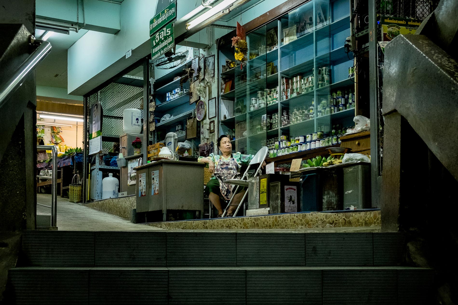 Woman - Warorot Market, Chiang Mai