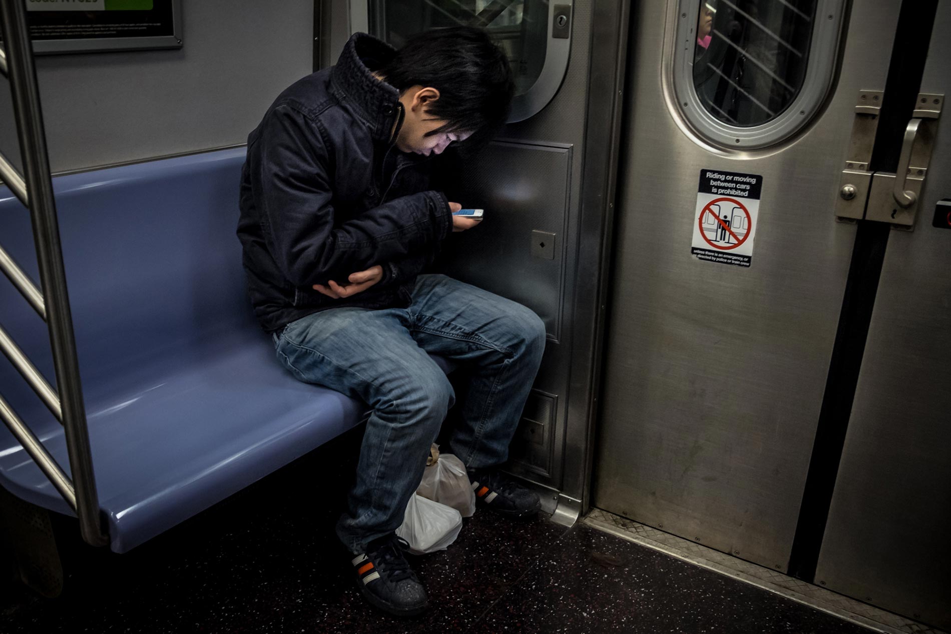 Subway texting - New York