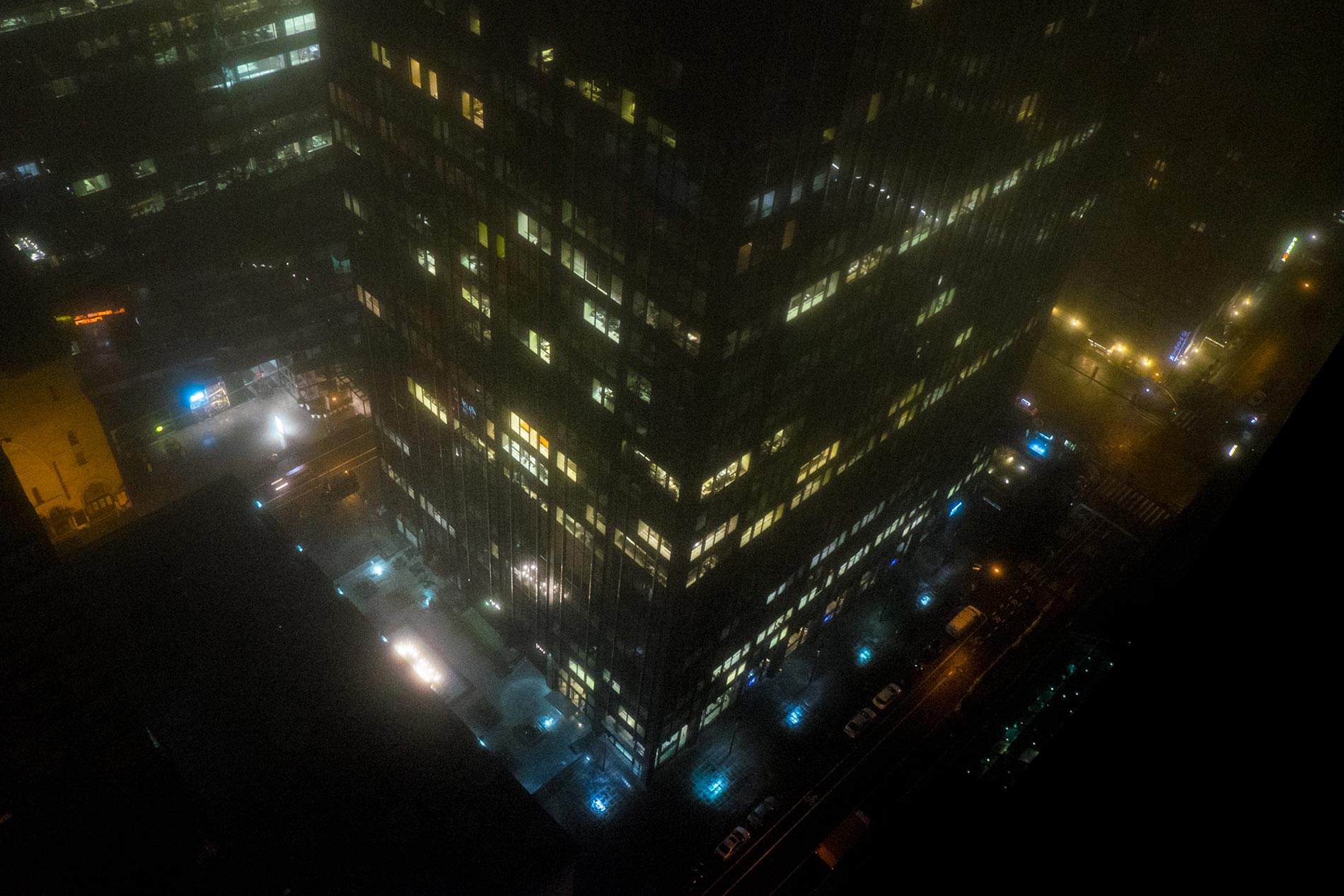 Foggy skyscraper - New York