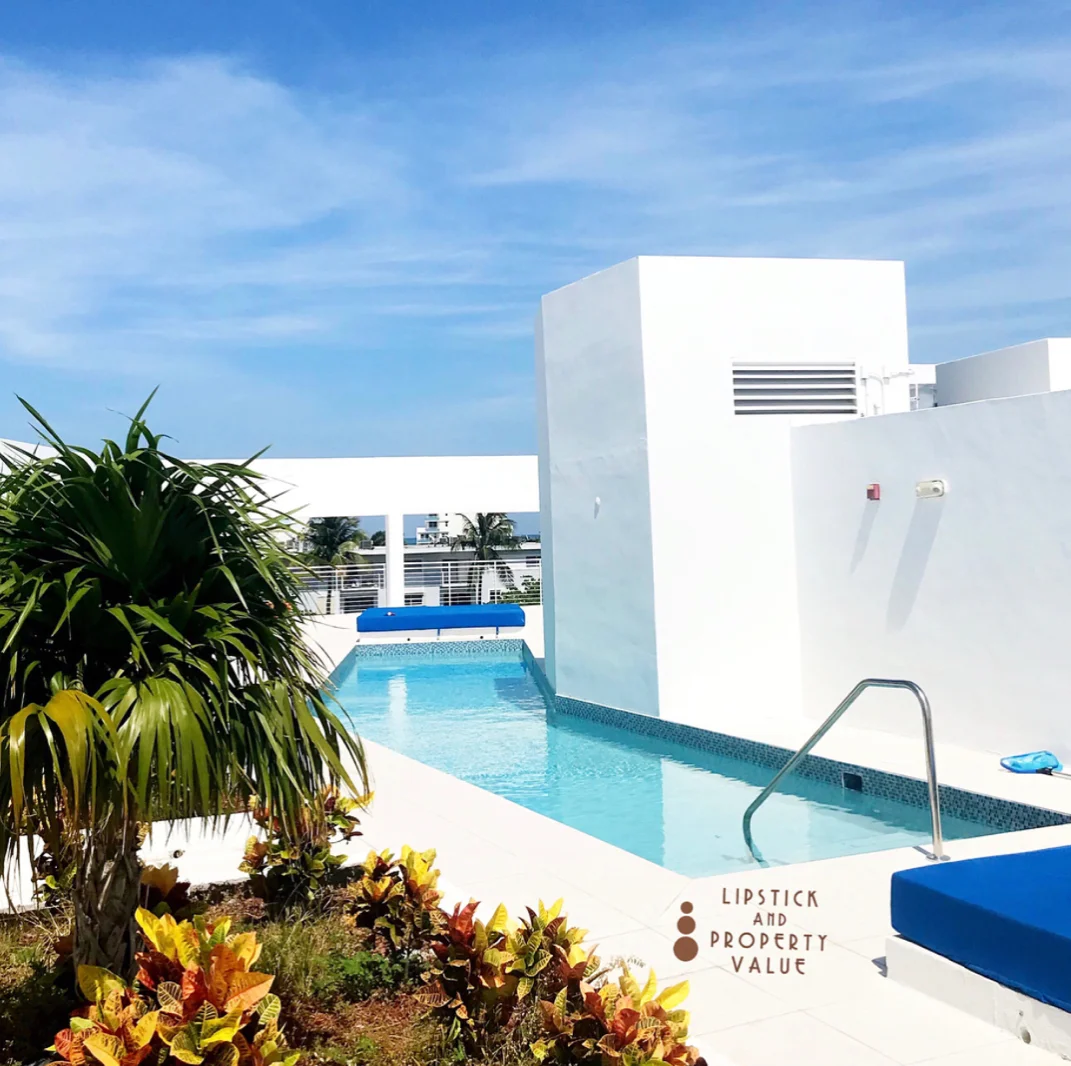 amenities_chill-space-entertaining-pool-Beach-Ilona_lipstickandchicspaces.com_lifestyle(1).jpg