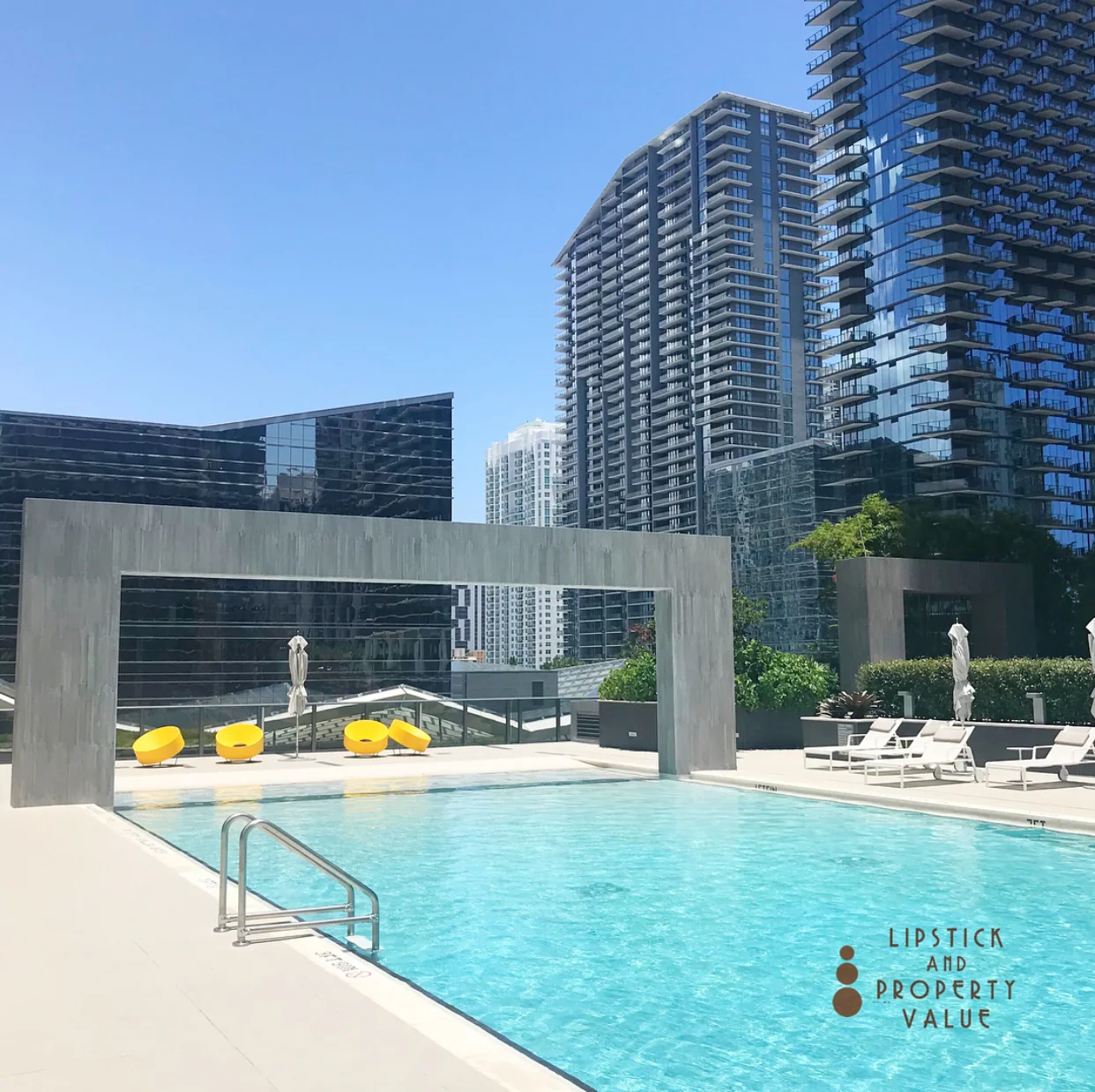 amenities_chill-space-entertaining-pool-Brickell-Brickell-Heights_lipstickandchicspaces.com_lifestyle(2).jpg