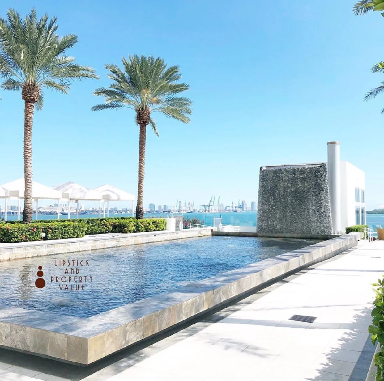 amenities_chill-space-entertaining-pool-Brickell-Jade-at-Brickell-Bay_lipstickandchicspaces.com_lifestyle(3).jpg