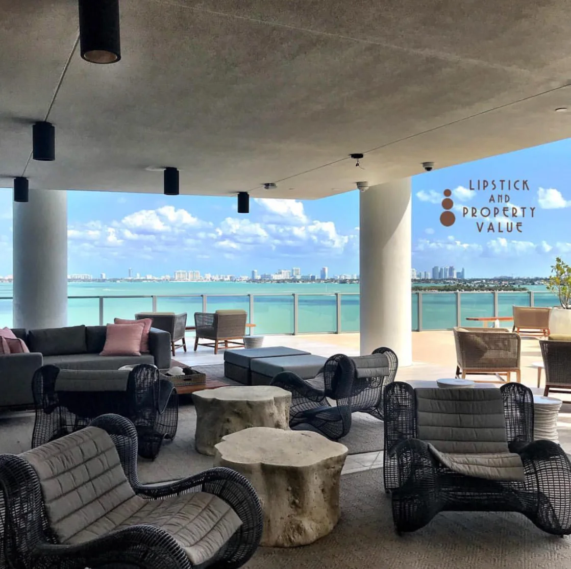 amenities_chill-space-entertaining-lounge-Biscayne-Biscayne-Beach_lipstickandchicspaces.com_lifestyle(1).jpg