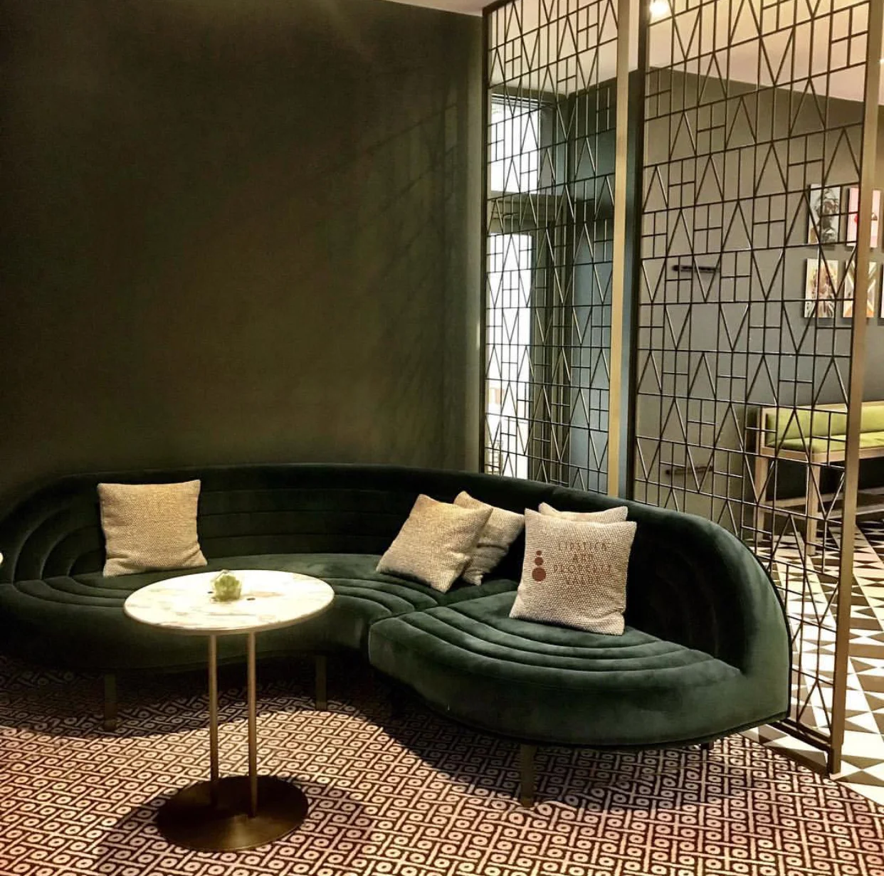 amenities_chill-space-entertaining-lounge-Brickell-SLS-Lux_lipstickandchicspaces.com_lifestyle(1).jpg