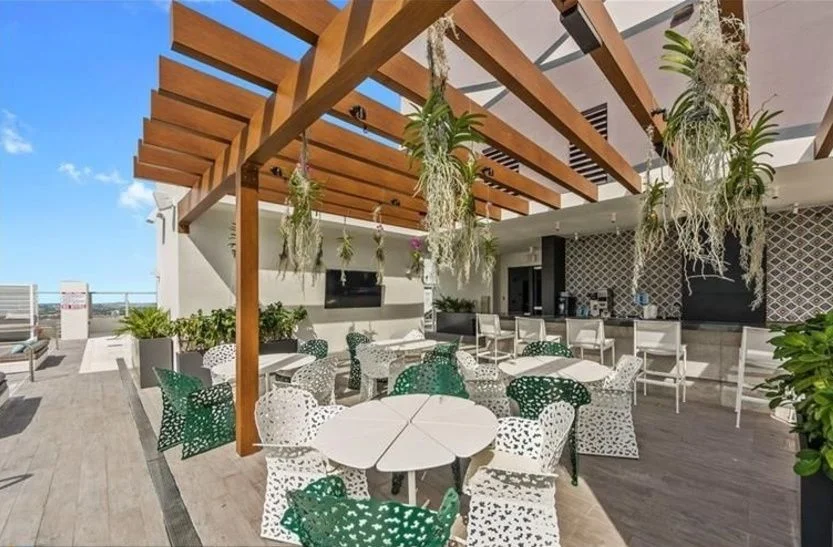 entertaining-1010-brickell_lipstickandchicspaces.com.jpg