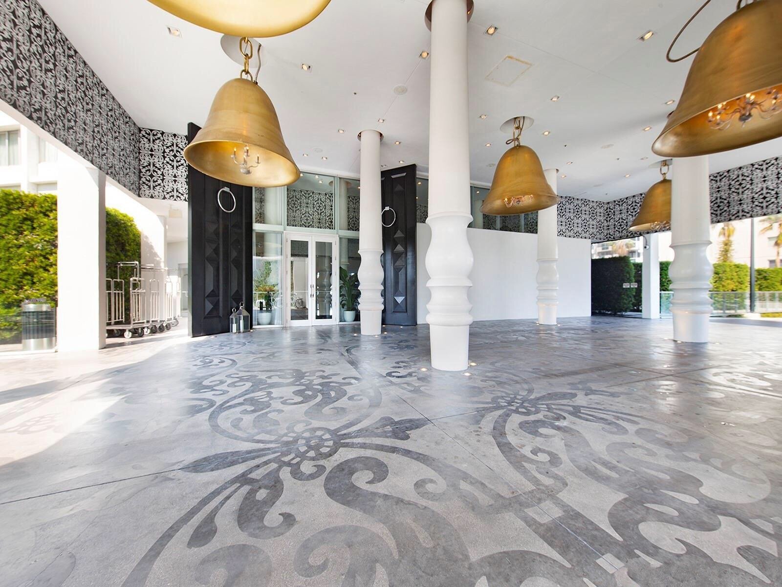 porte-cochere-mondrian-south-beach-entrance-valet_lipstickandchicspaces.com.jpg