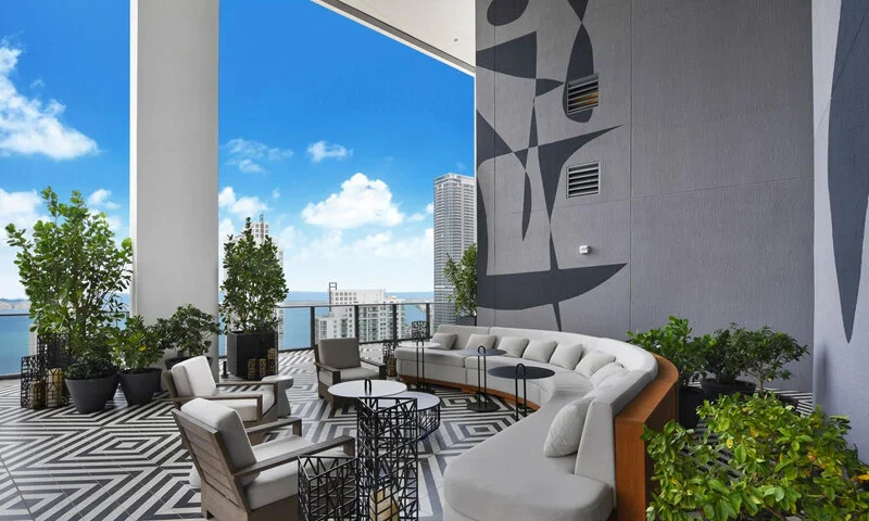 entertaining-sls-lux-brickell_lipstickandchicspaces.com.jpg