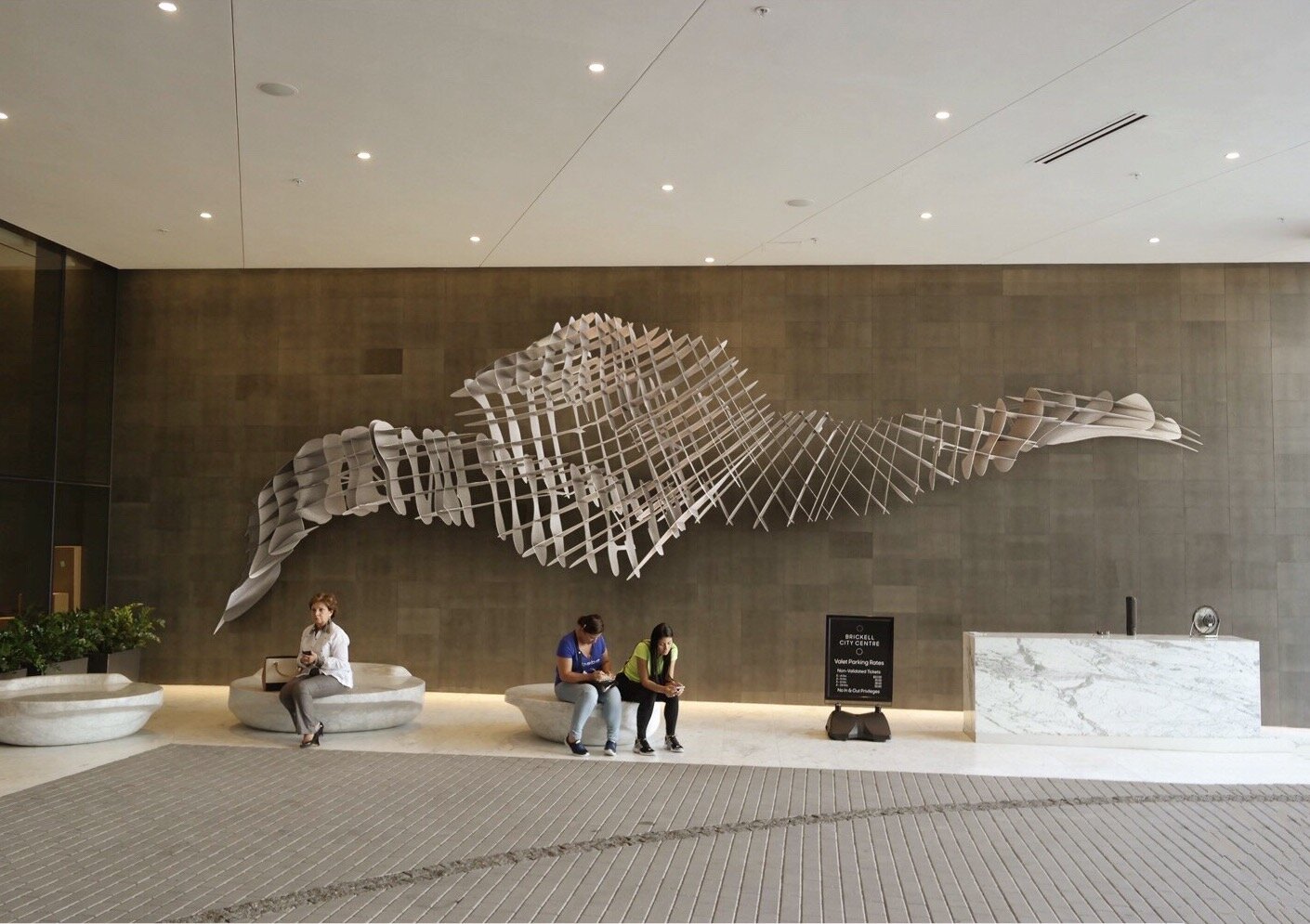 art-sculpture-reach-rise-brickell-city-centre_lipstickandchicspaces.com.jpg