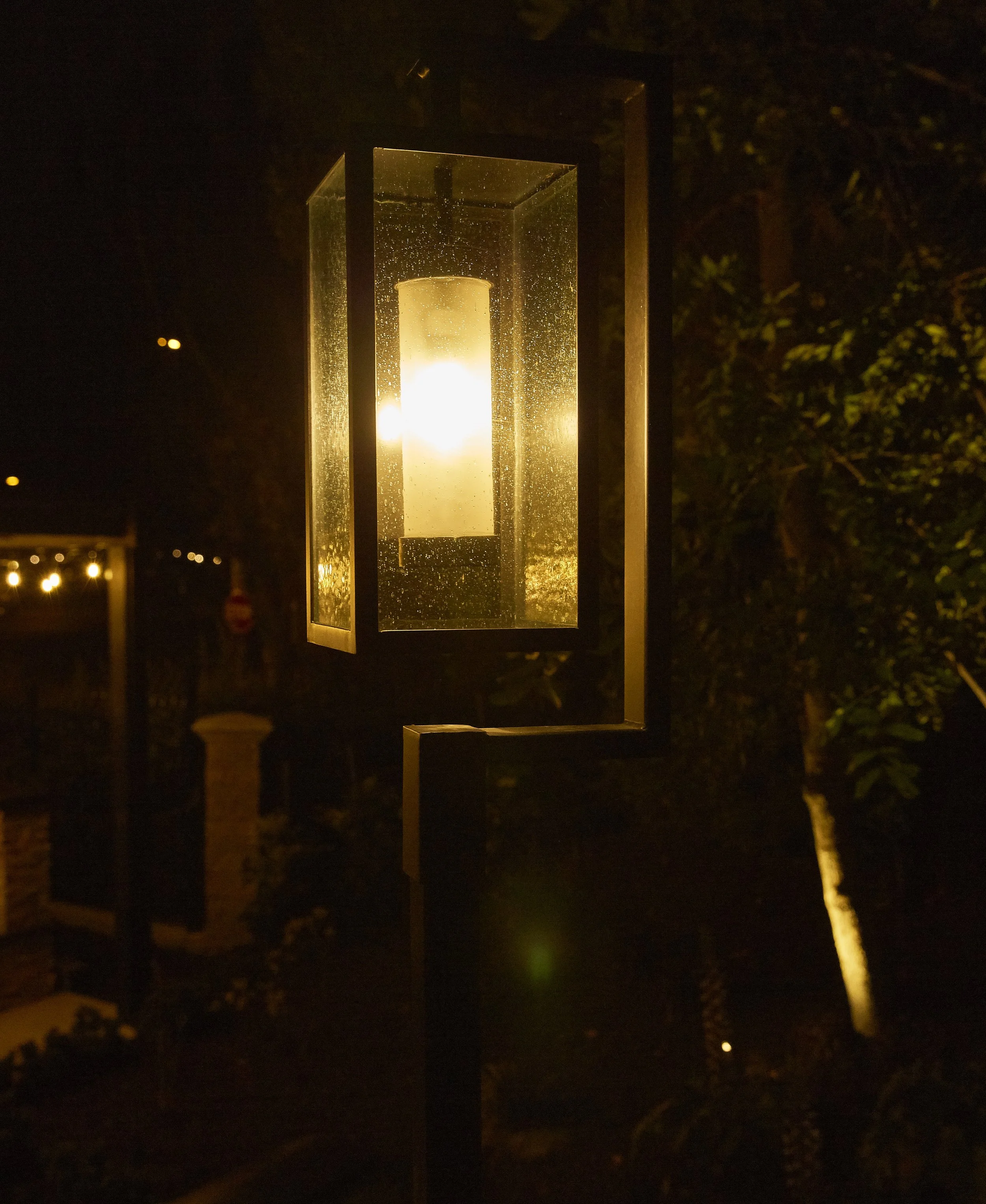 CUSTOM LAMPPOSTS
