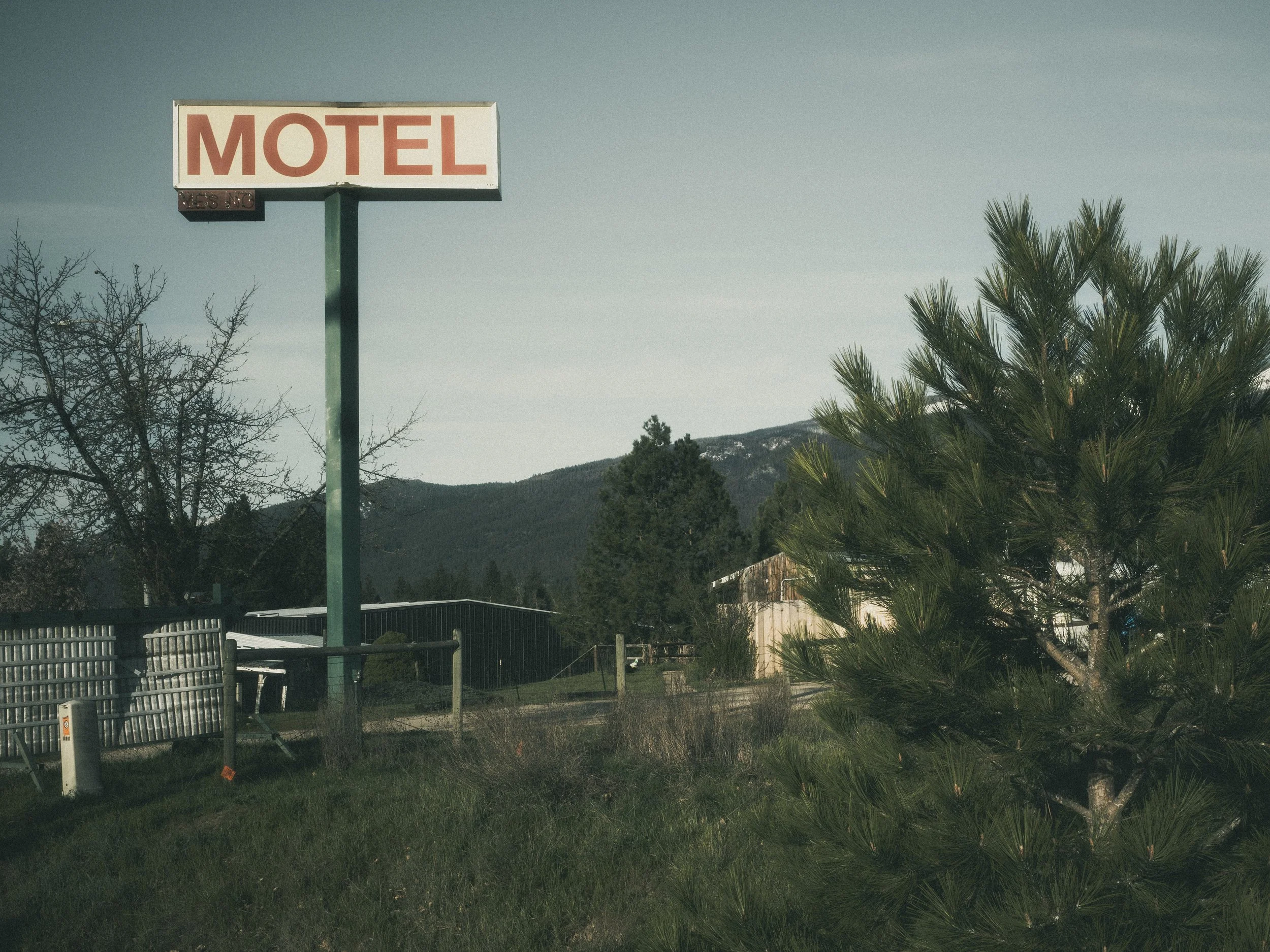 scarfone-motel-sign.jpg