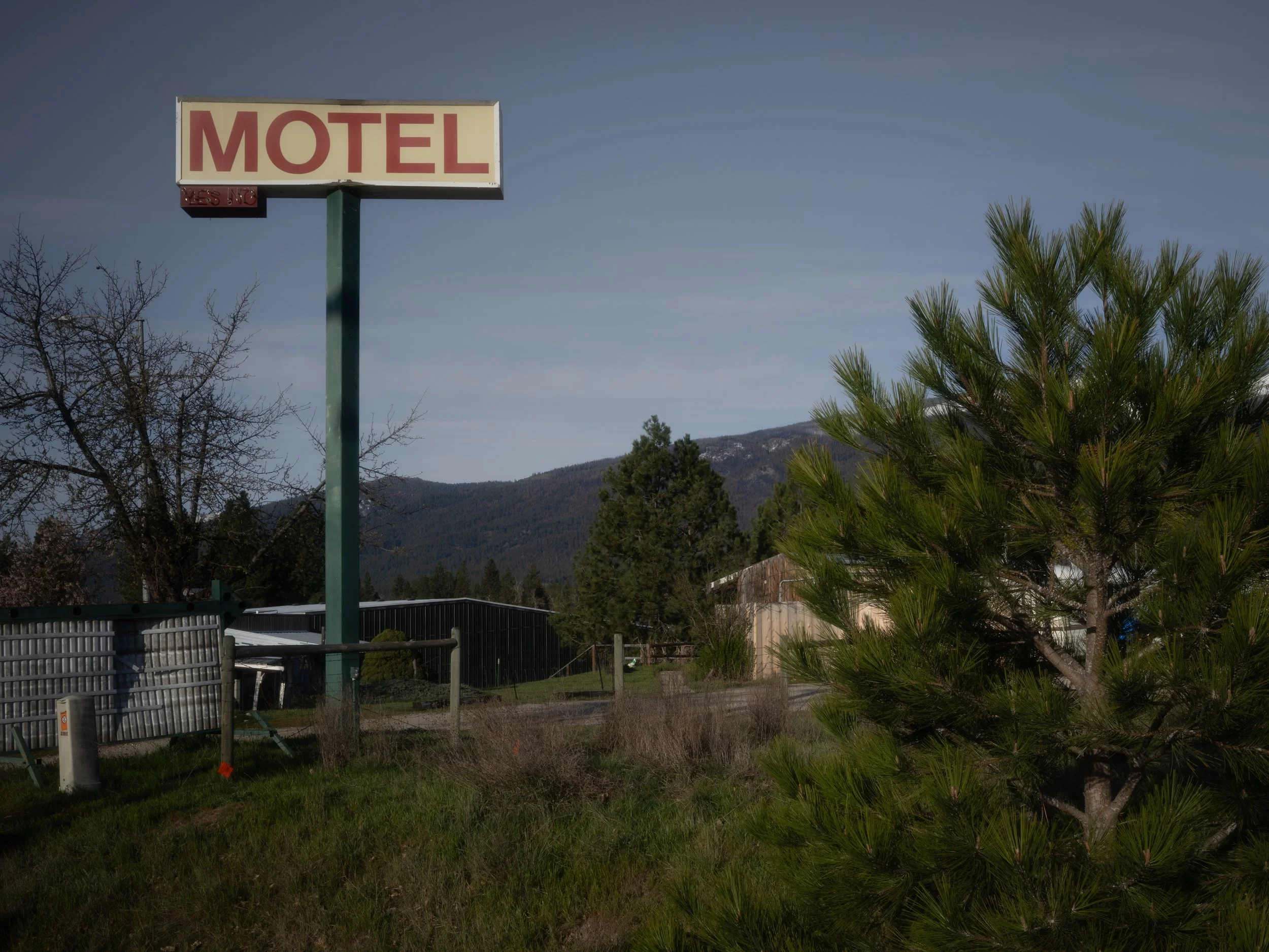 scarfone-motel-sign.jpg