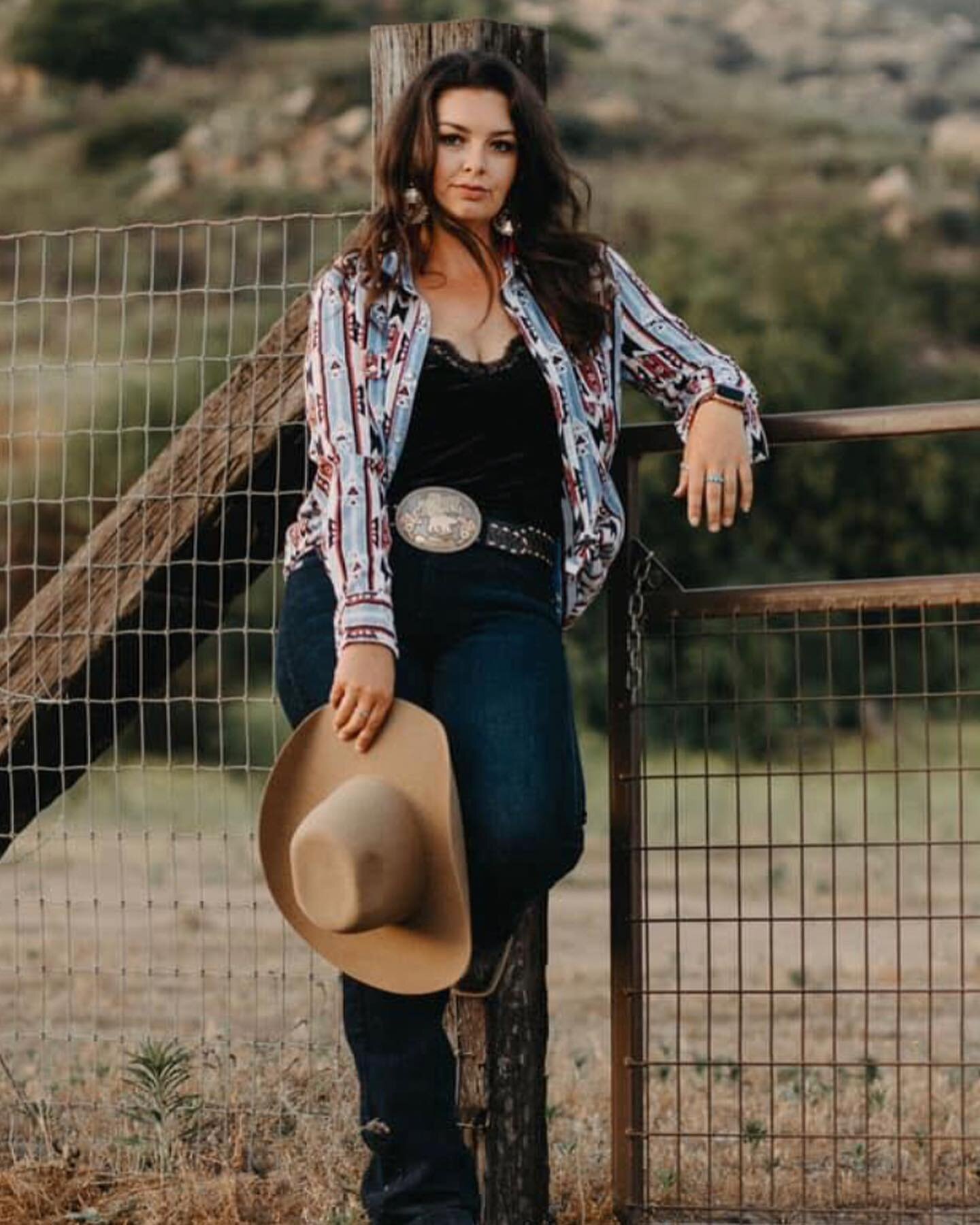INTERNATIONAL WOMENS DAY 
.
To the ones that are kind, that know their strength, build others up, and bring absolute joy. 
.
#internationalwomensday #cowgirl #rodeo #thatwesternlife