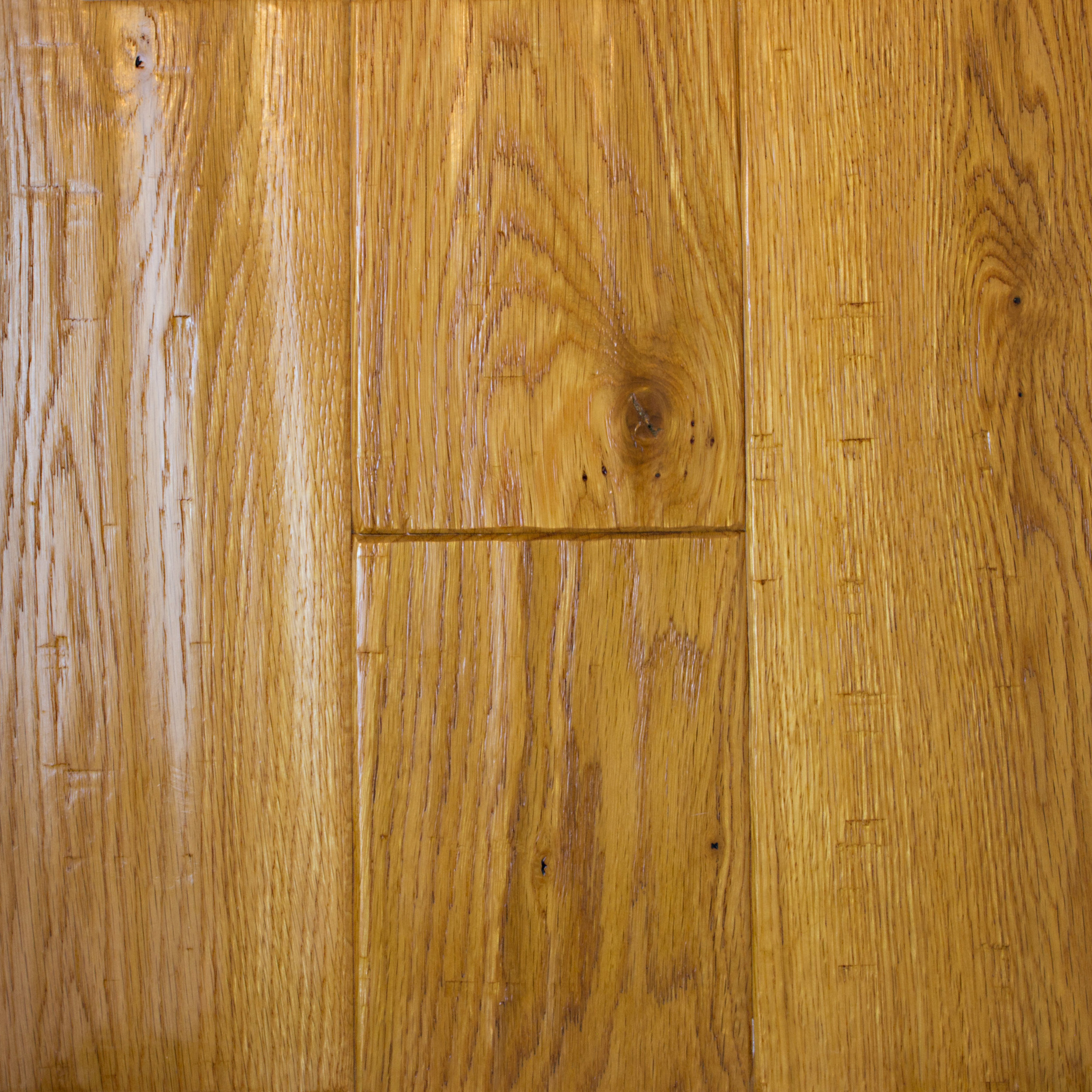 oak_wirebrushed_chipped_textured_pillowed.jpg