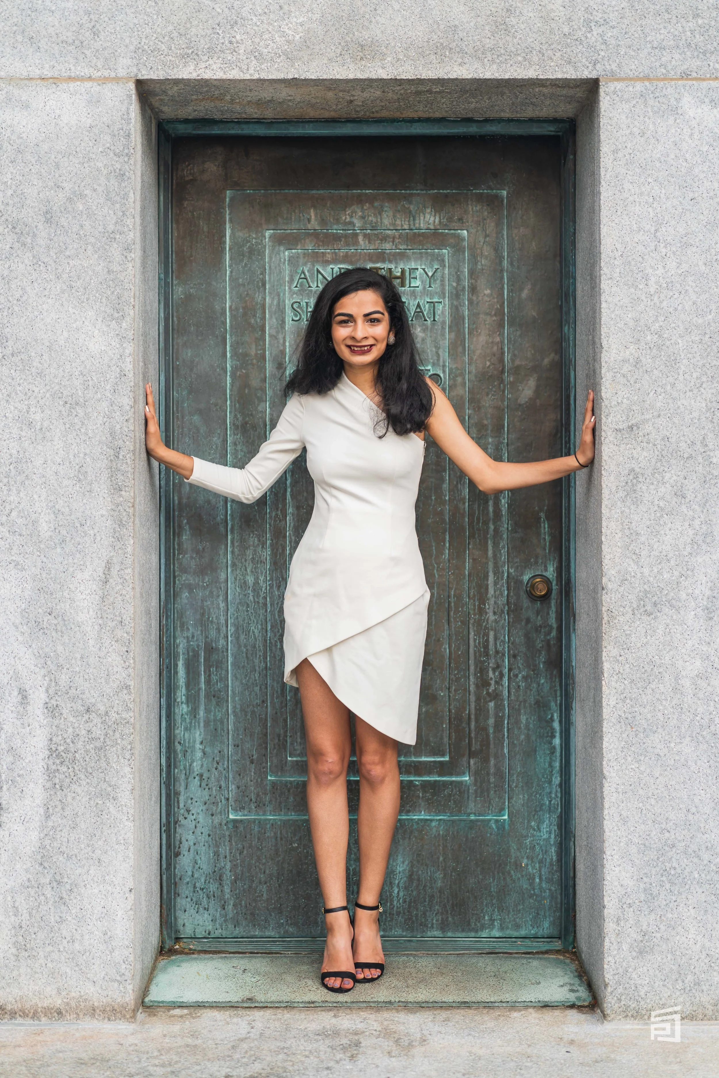 Shah Twins Gradshoot-8.jpg