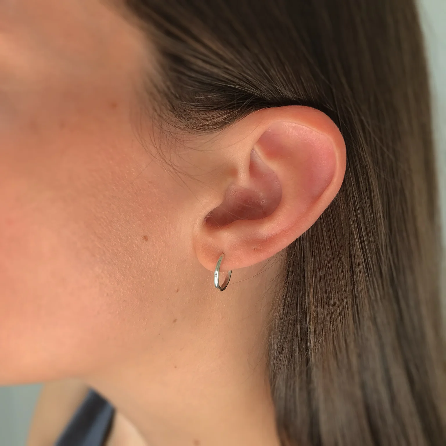 Ara the altar - Phase Earrings - Model - 2.jpg