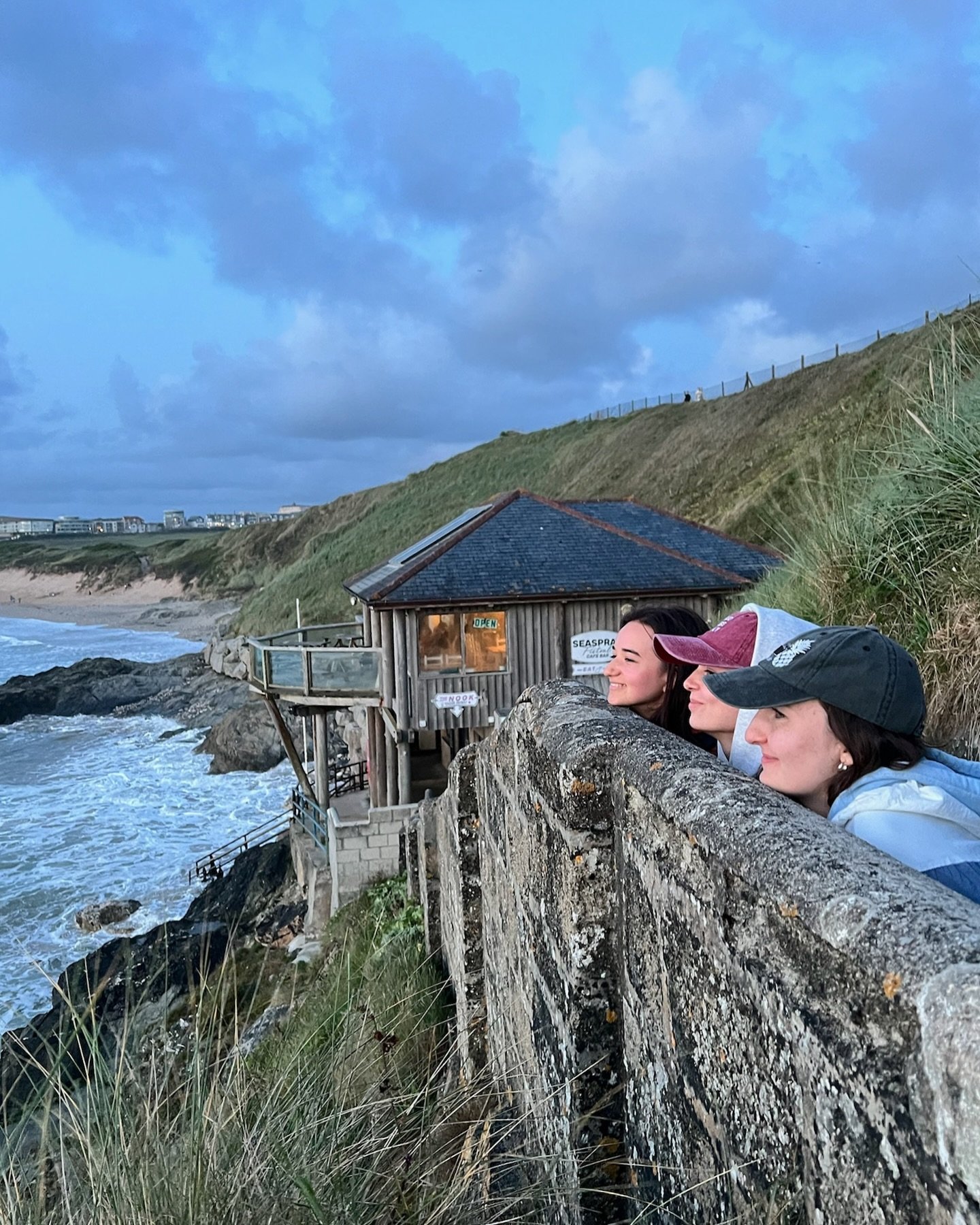 Weekend de r&ecirc;ve 🦐🌞🏄🏻&zwj;♀️🩵&thinsp;
&thinsp;
#cornwall #bankholiday #surfing #englishcoast #englishcountryside #girlsweekend