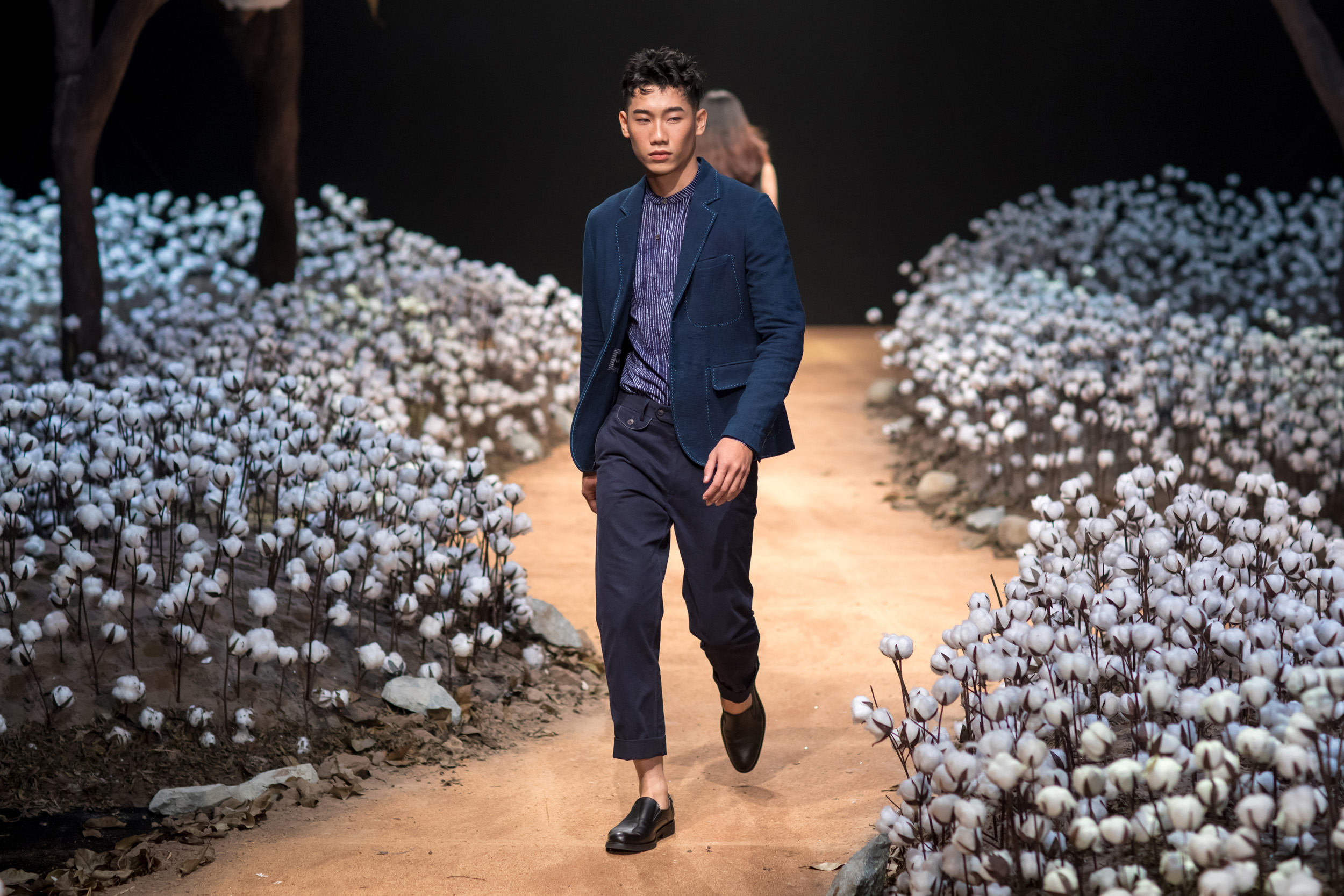  ELLE Vietnam fashion runway: Sebastian Graetz 