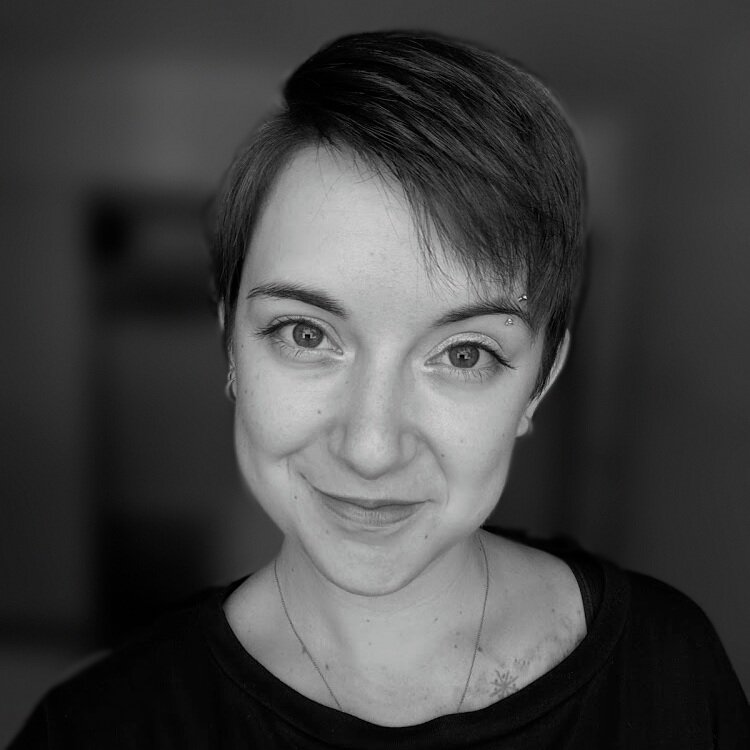 Kerri%27s+NEW+Headshot.jpg