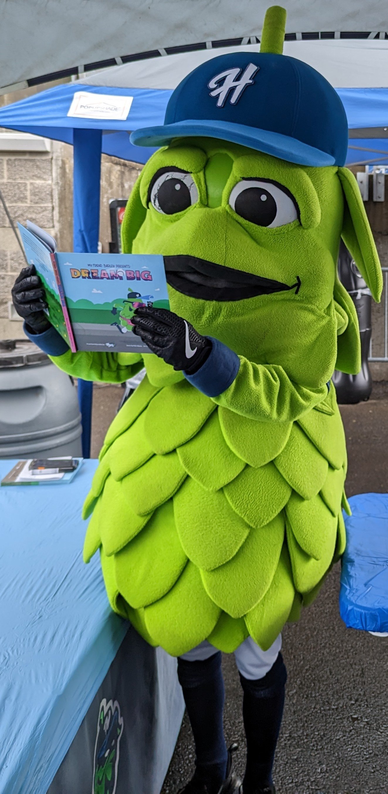 Book signing with Barley at Tonkin Field