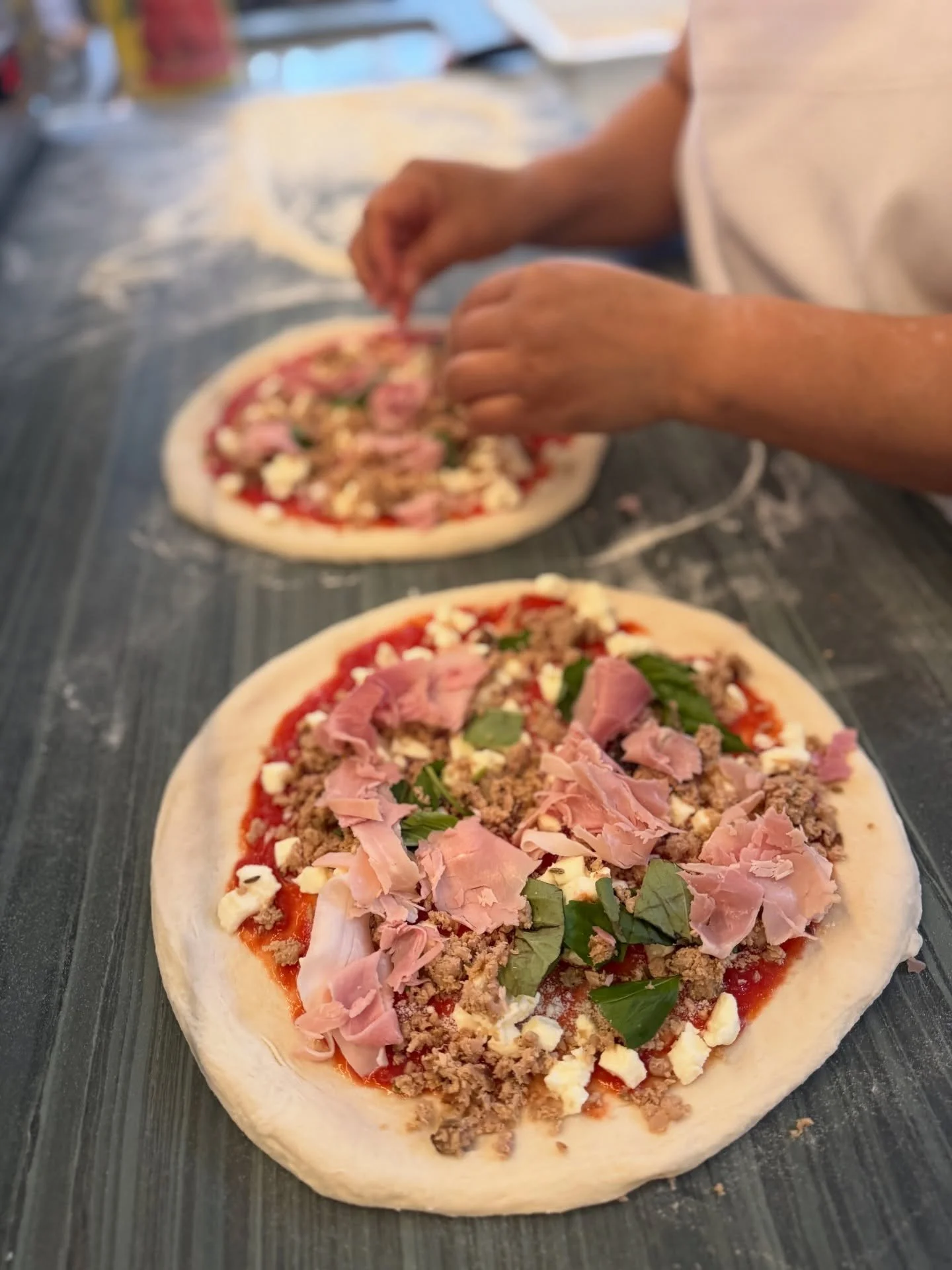 Sit back, relax, and let us do the cooking 🍕

Whether you like your pizza meat-topped or simplified, we can promise you it&rsquo;ll be flavor-packed! No matter how you slice it, one thing that will never be compromised at SIM&Ograve; is giving YOU a