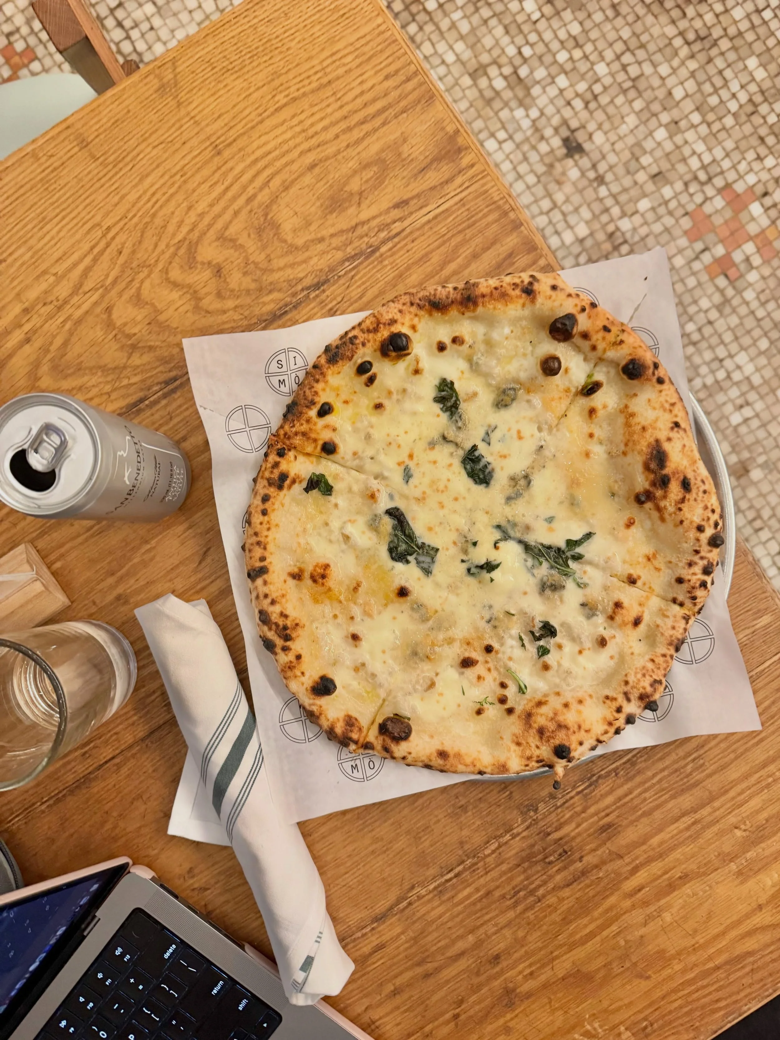 Foodies, unite! We want to see your best SIM&Ograve; pics 📲

Tag us for a change to be featured on our page 🏷️

📸 @alannabelle25
📍 SIM&Ograve; University

📸 @lele_bianchini
📍 SIM&Ograve; Midtown

🍕 Quattro Formaggi
🗓️ Only available this Summ