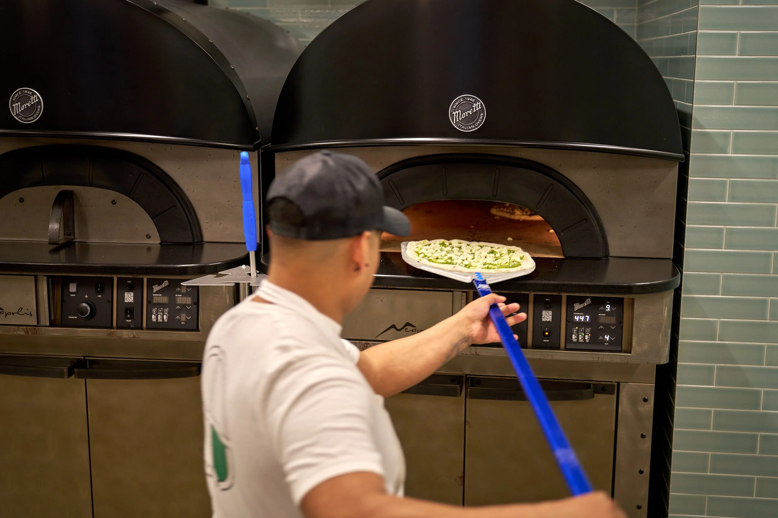 90-Second Baking: The Science Behind Neapolitan Ovens