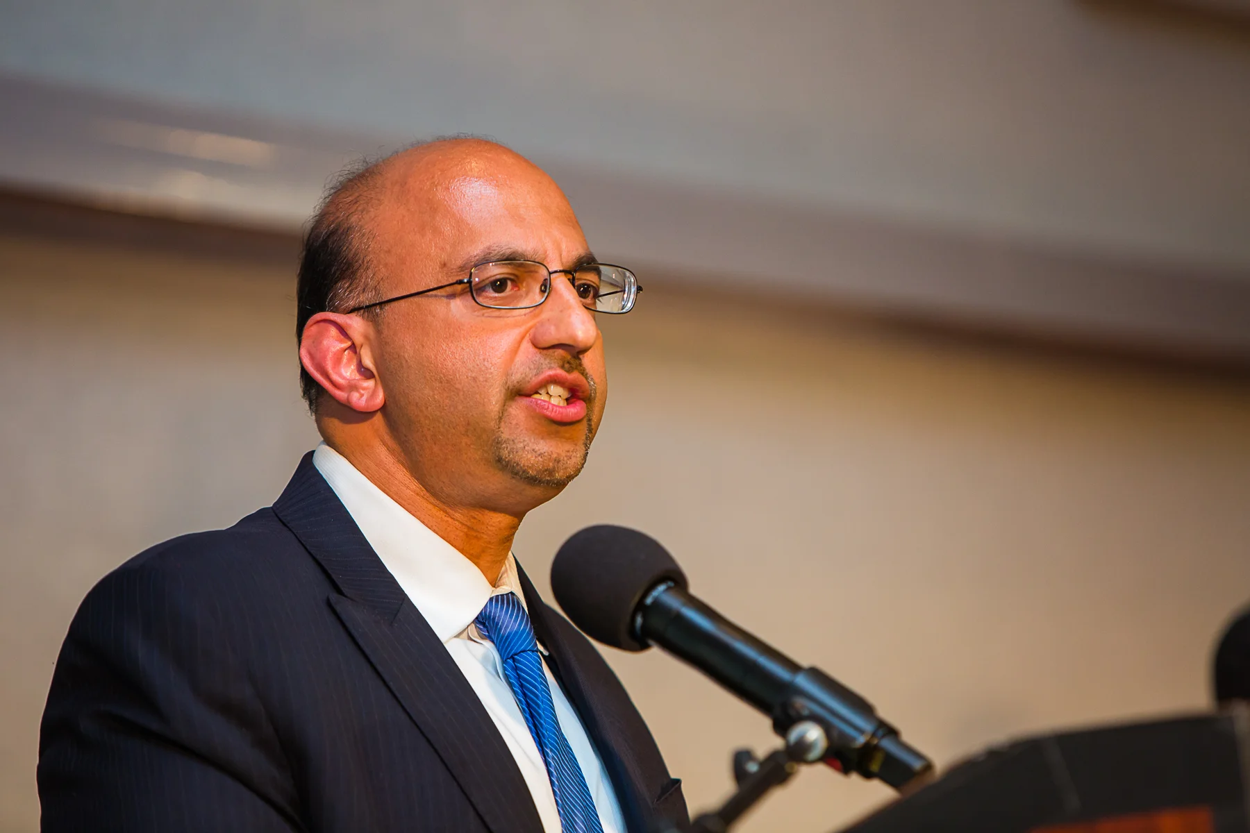 1261_180403 IndivisibleOC48 Debate2-4x6.jpg