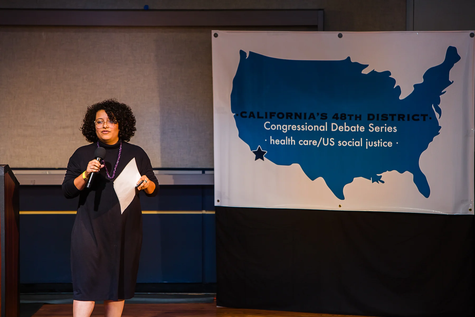 2113_180423_IndivisibleOC48_Debate3-4x6.jpg