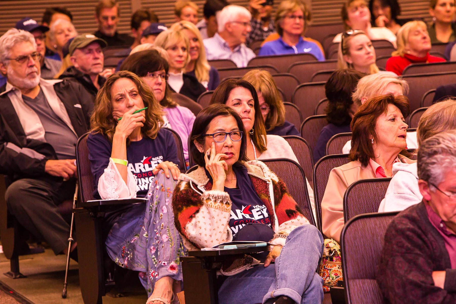 2286_180423_IndivisibleOC48_Debate3-4x6.jpg