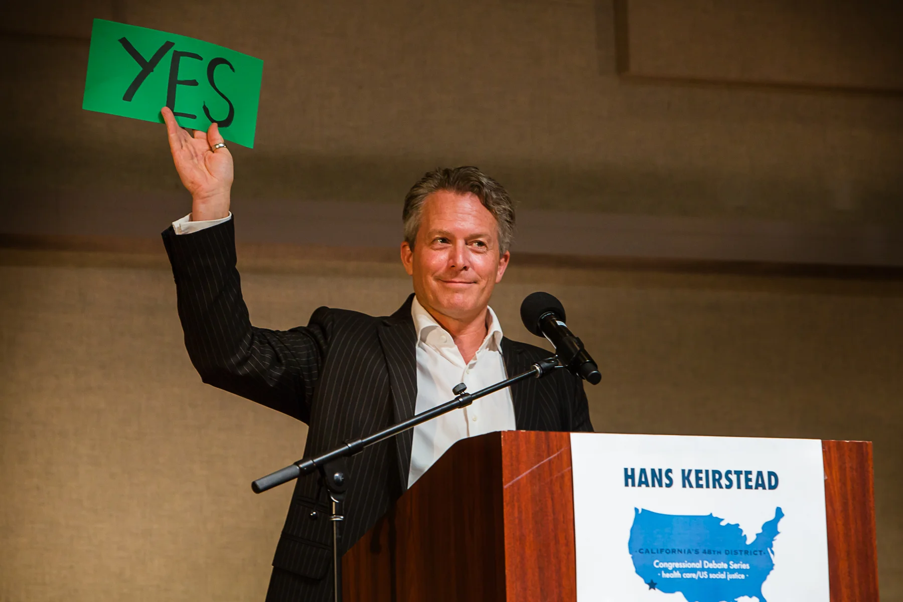 2384_180423_IndivisibleOC48_Debate3-4x6.jpg