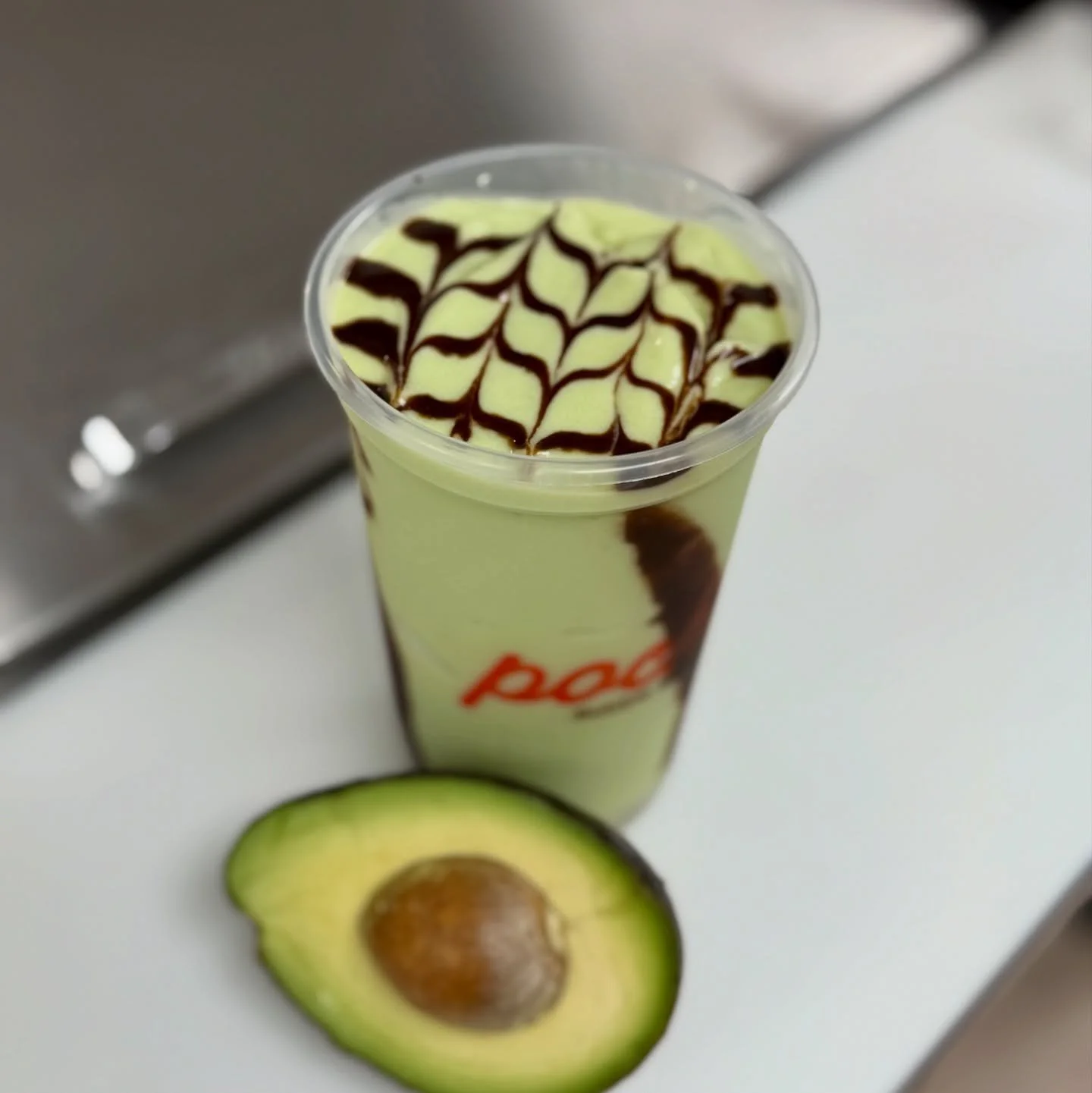 What makes avocado shakes so good? Using real avocado of course! 🥑🥑🥑🥑🥑

#bubbletea #bobatea #avocado #chocolate