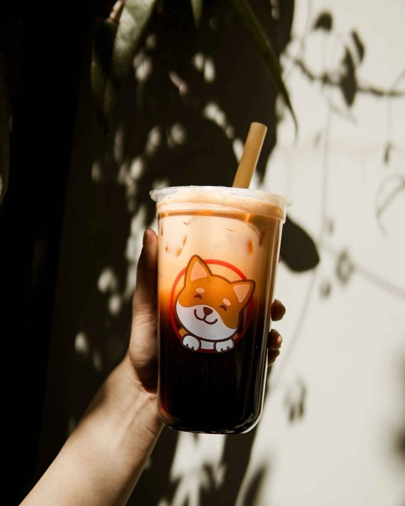Thai Milk Tea + the sun&rsquo;s ☀️ out = chefs kiss 🤌🏻 

Our Thai Tea is batch brewed in-house &amp; perfect as a milk tea or blended into a shake. And also delicious with vanilla ice cream 😋 

#kirklandwa #lynnwoodwa #marysvillewa #thaitealovers