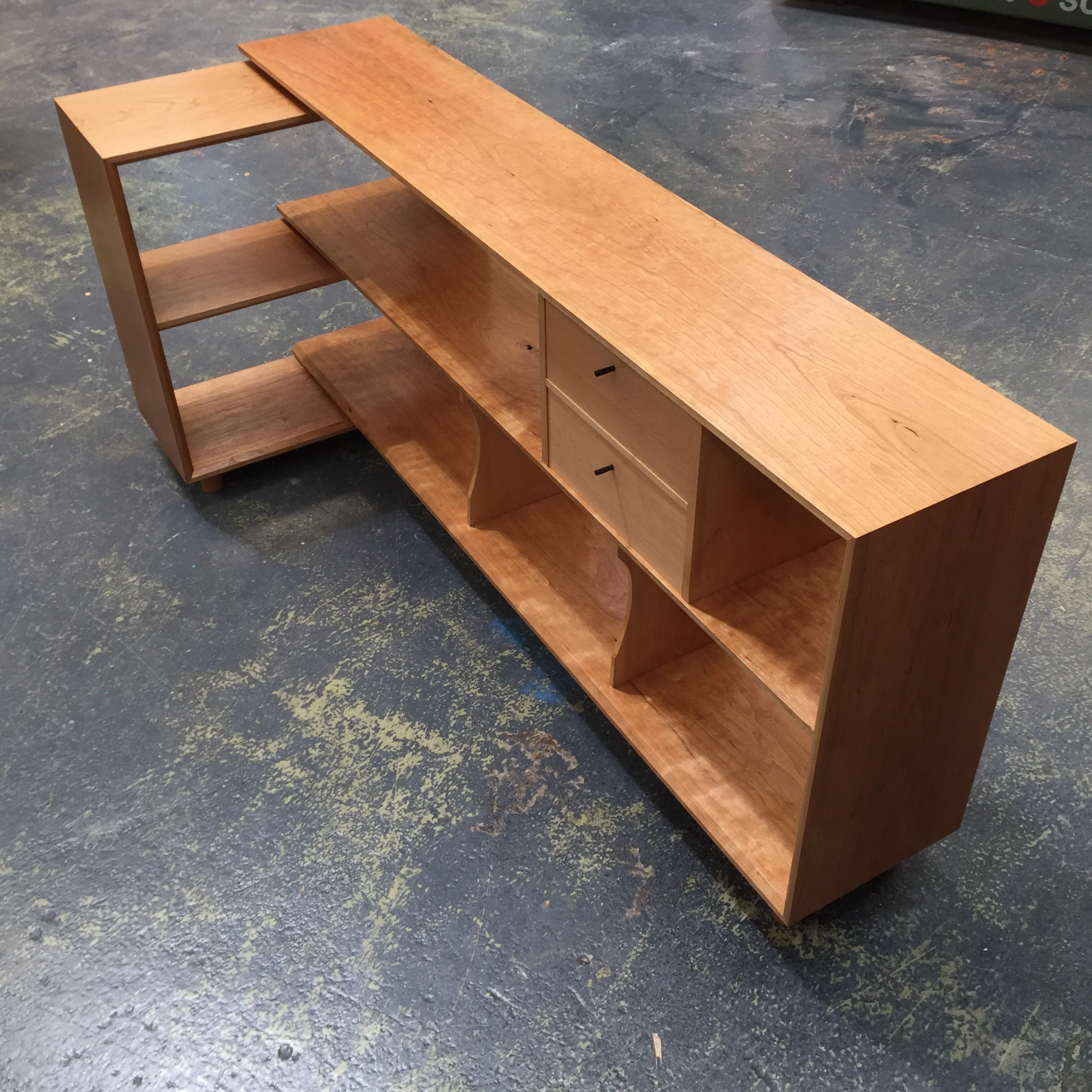 Hold Corner Bookcase