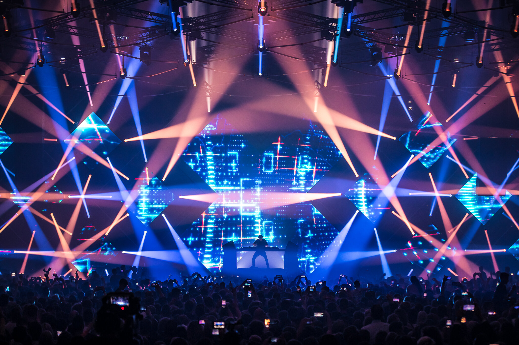 GARRIXRAI2019_1019_191743-8235_ALIVECOVERAGE.jpg