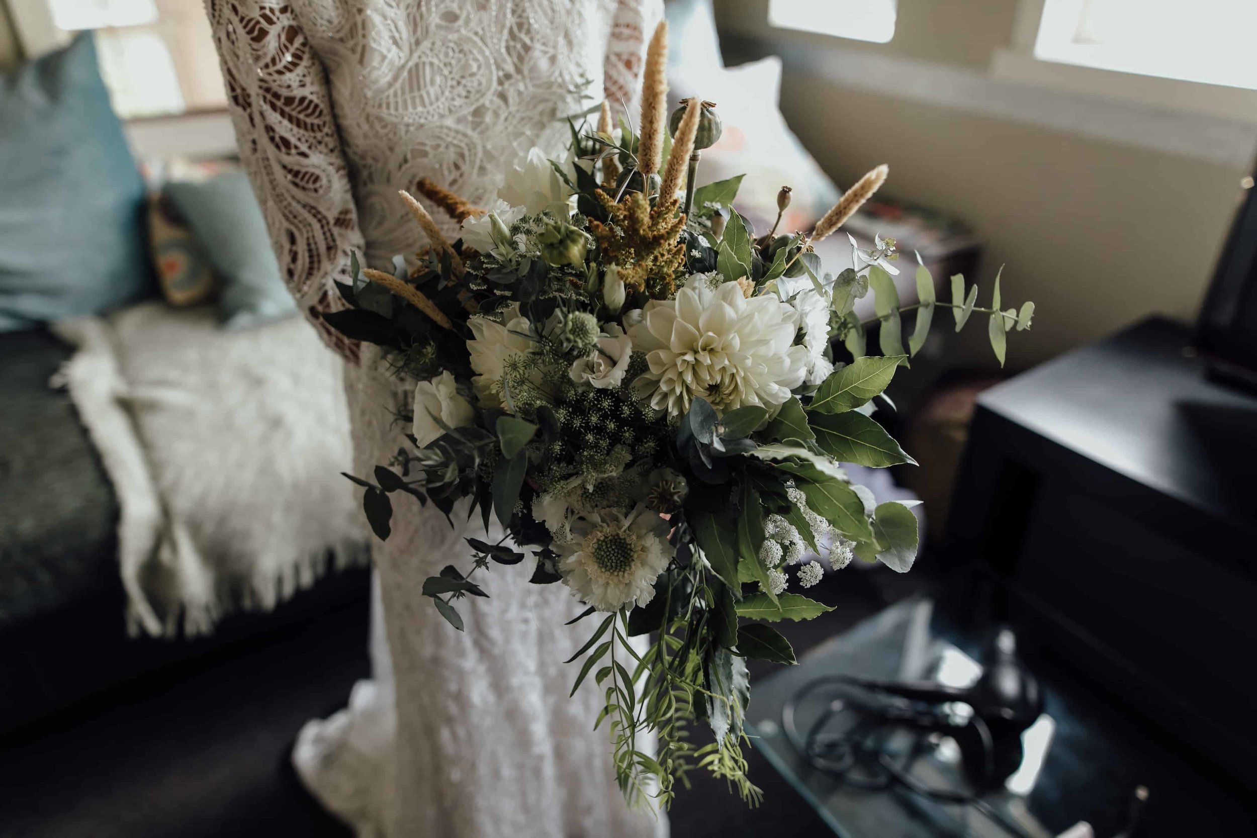 Queen of Stems- Wedding & Event Florist Castlemaine - Iza&Chris-JimmyRaper-Testimonial Home.jpg