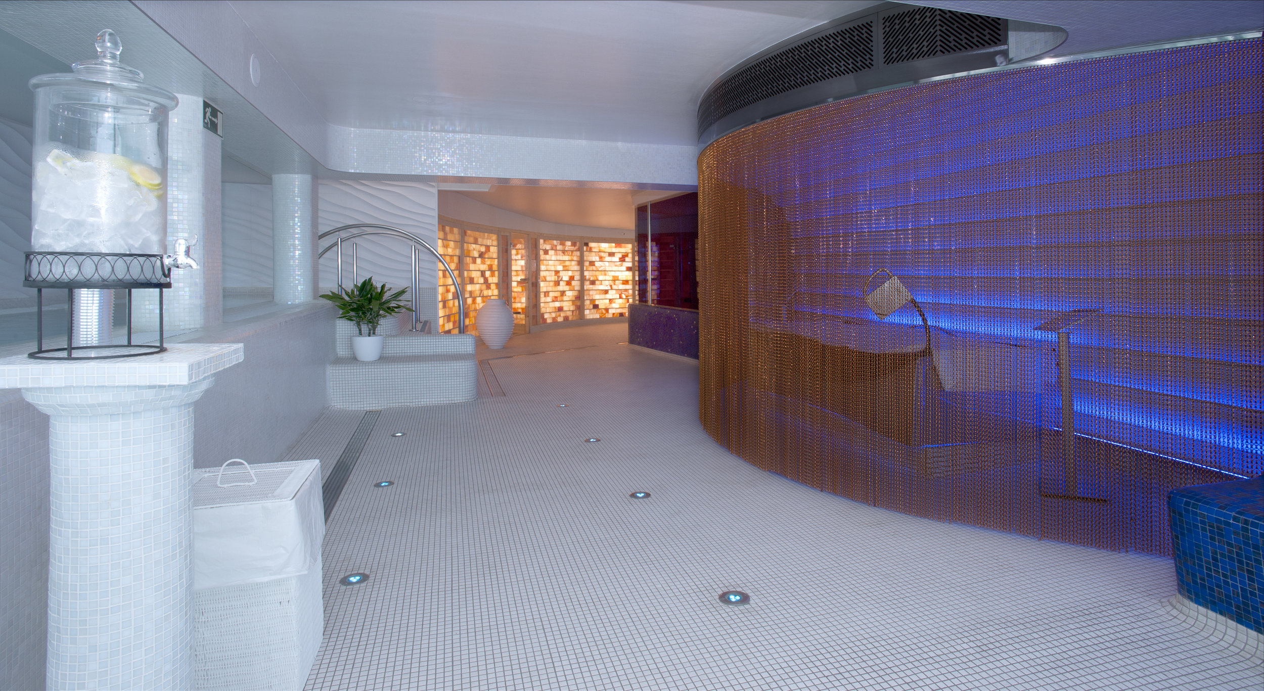 The hydrotherapy massage chair 