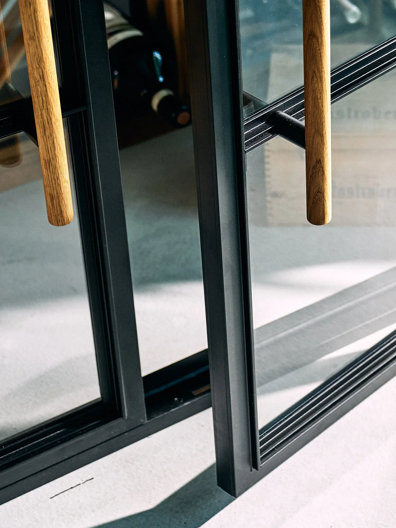 DYFA-NEW-YORKER-WINDOWS-WALLS-SCANDINAVIAN-DESIGN-FUHR_STUDIO-BRAND-DESIGN-VISUEL-IDENTITY-ODENSE-DENMARK-4.webp